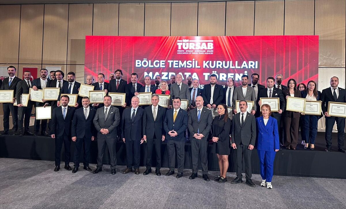 TÜRSAB'ın Bölge Temsil Kurulu seçimlerini kazananlar mazbatalarını aldı