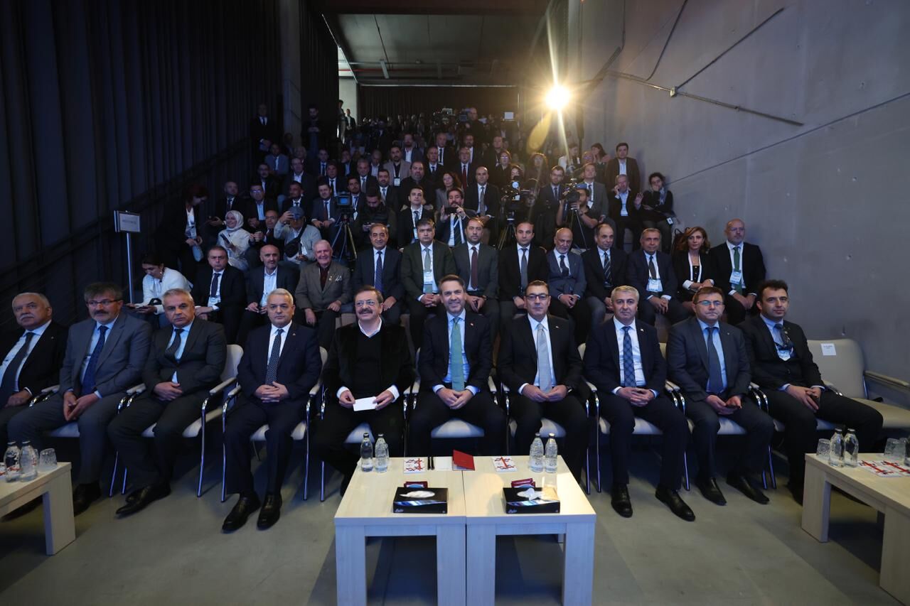 Bakan Bayraktar, son 23 yılda yenilenebilir enerjideki devrimde HES'lerin önemli rol oynadığını belirtti