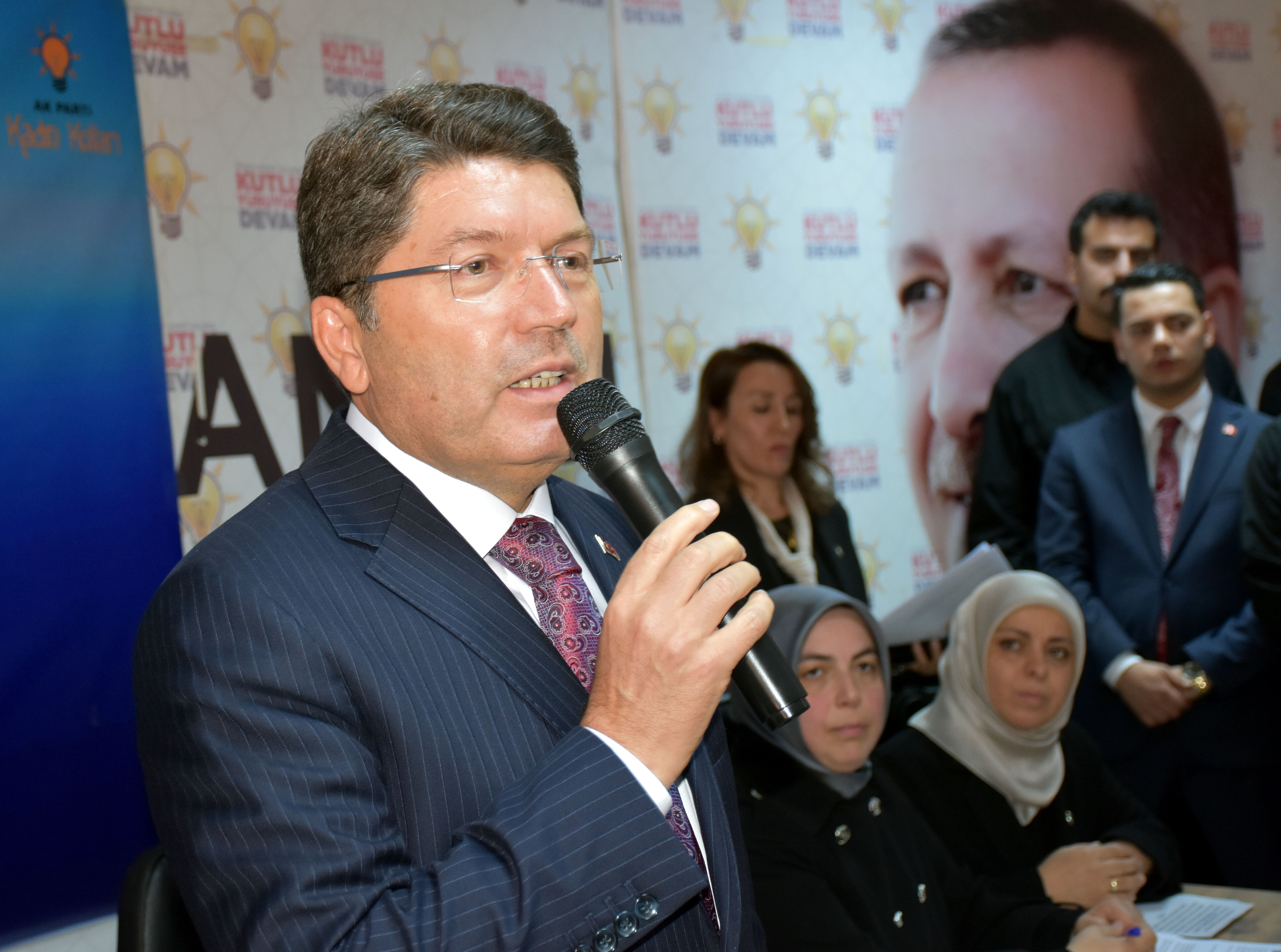 Adalet Bakanı Tunç, Kırıkkale'de AK Parti İl Kadın Kolları Danışma Meclisi Toplantısı'nda konuştu: