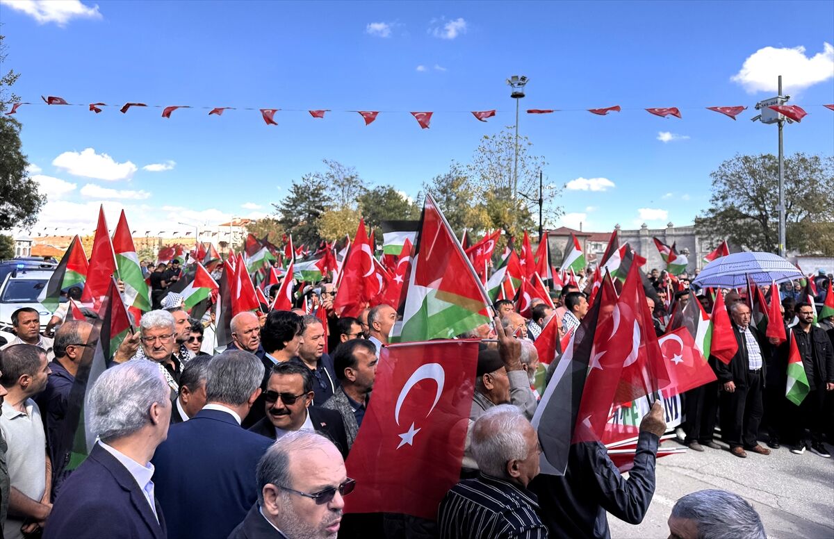 Aksaray'da Gazze'ye destek yürüyüşü düzenlendi