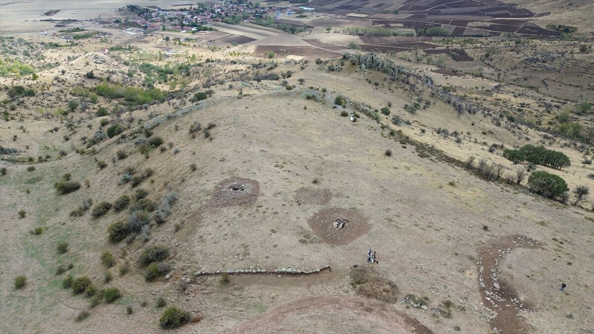 Kerkenes'te Proto-Türklerle ilişkilendirilen mezarlar keşfedildi