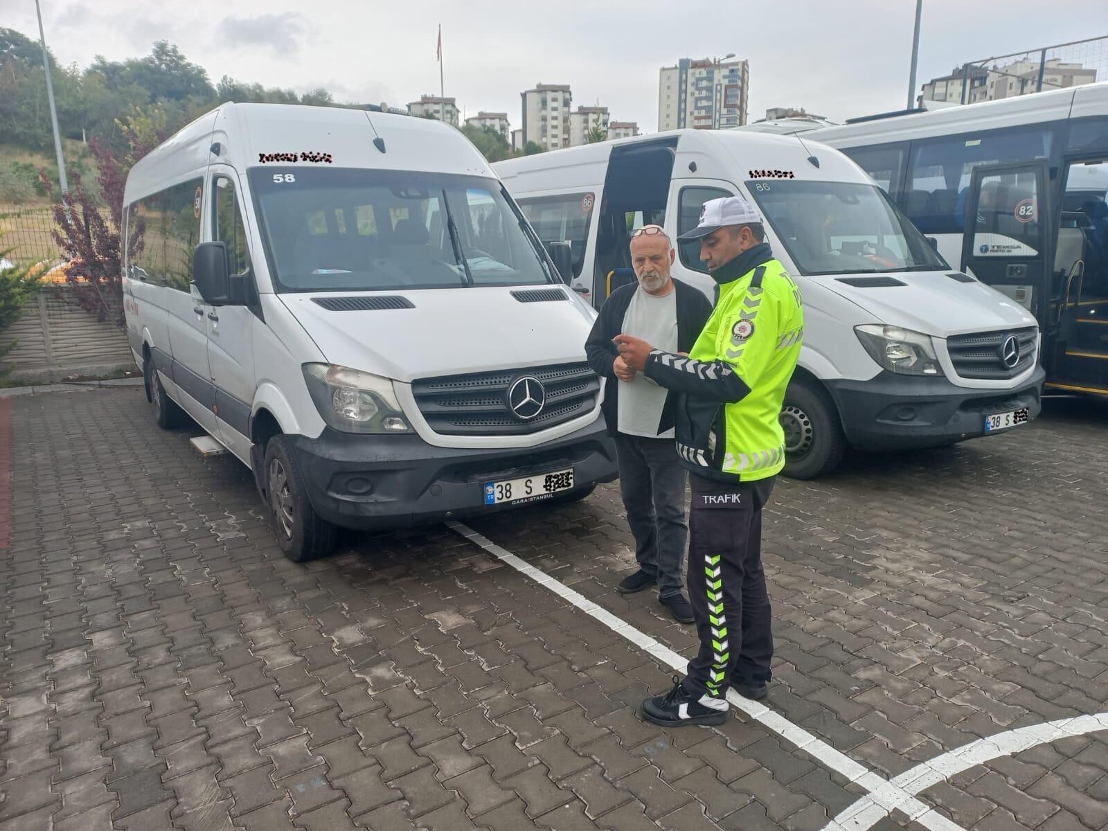 Kayseri'de okul servis araçları denetlendi