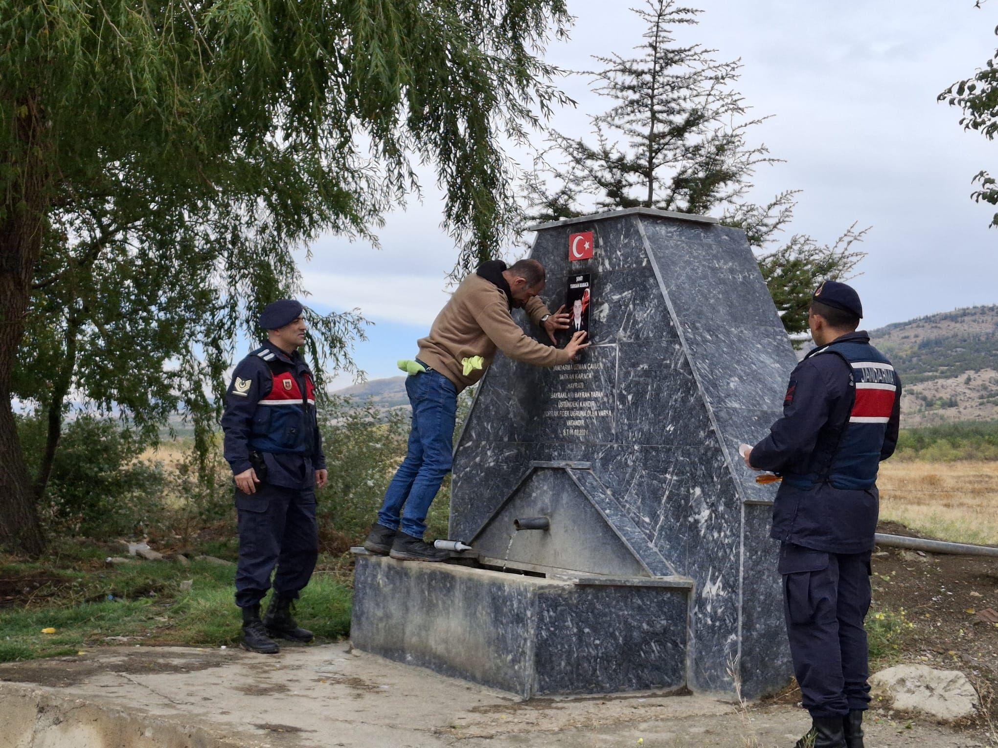 Eskişehir'de şehidin anısına yapılan çeşme Valilik tarafından yenilendi