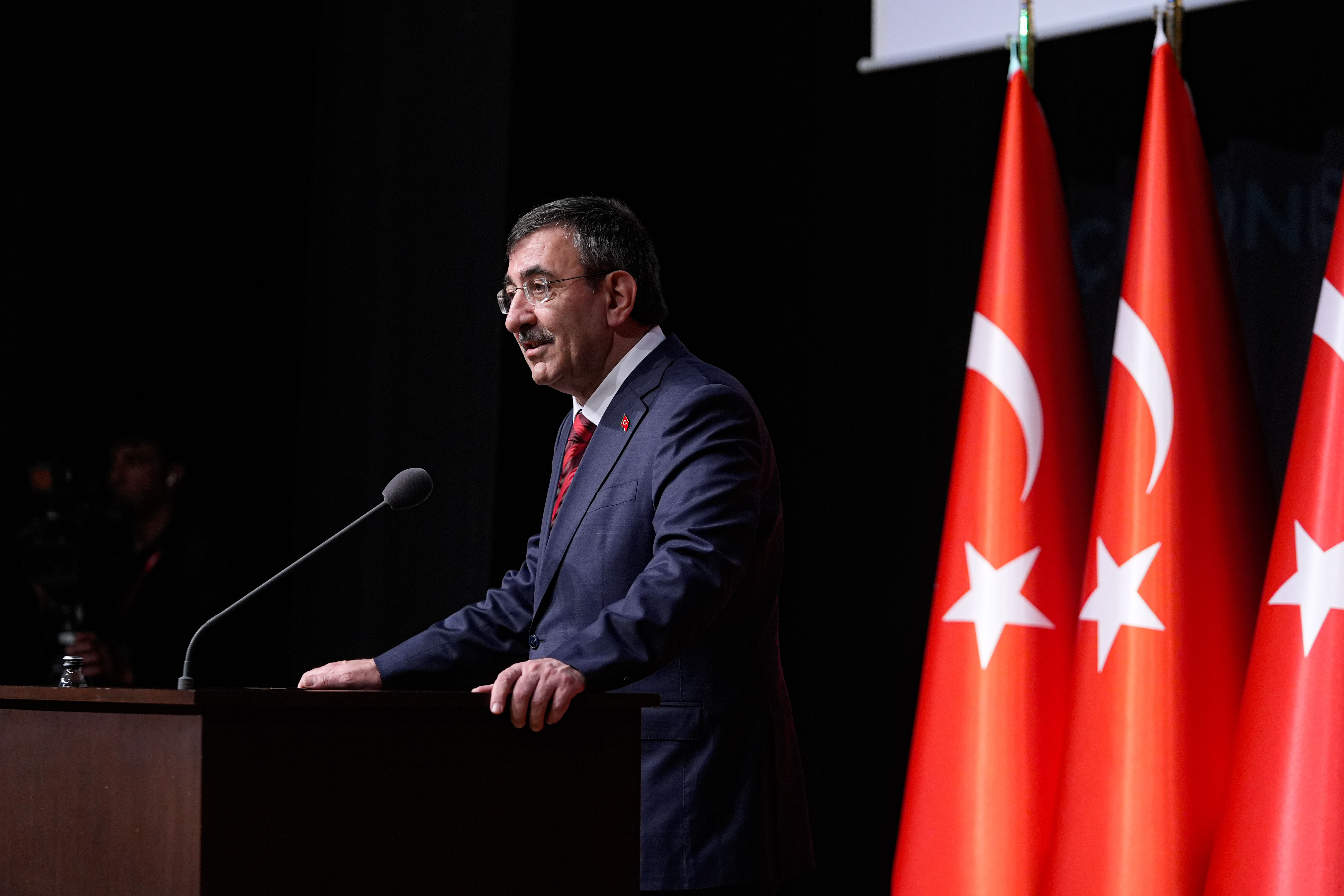 Başkentte 'I. Hukuk ve Teknolojide Yeni Ufuklar Uluslararası Sempozyumu' düzenlendi
