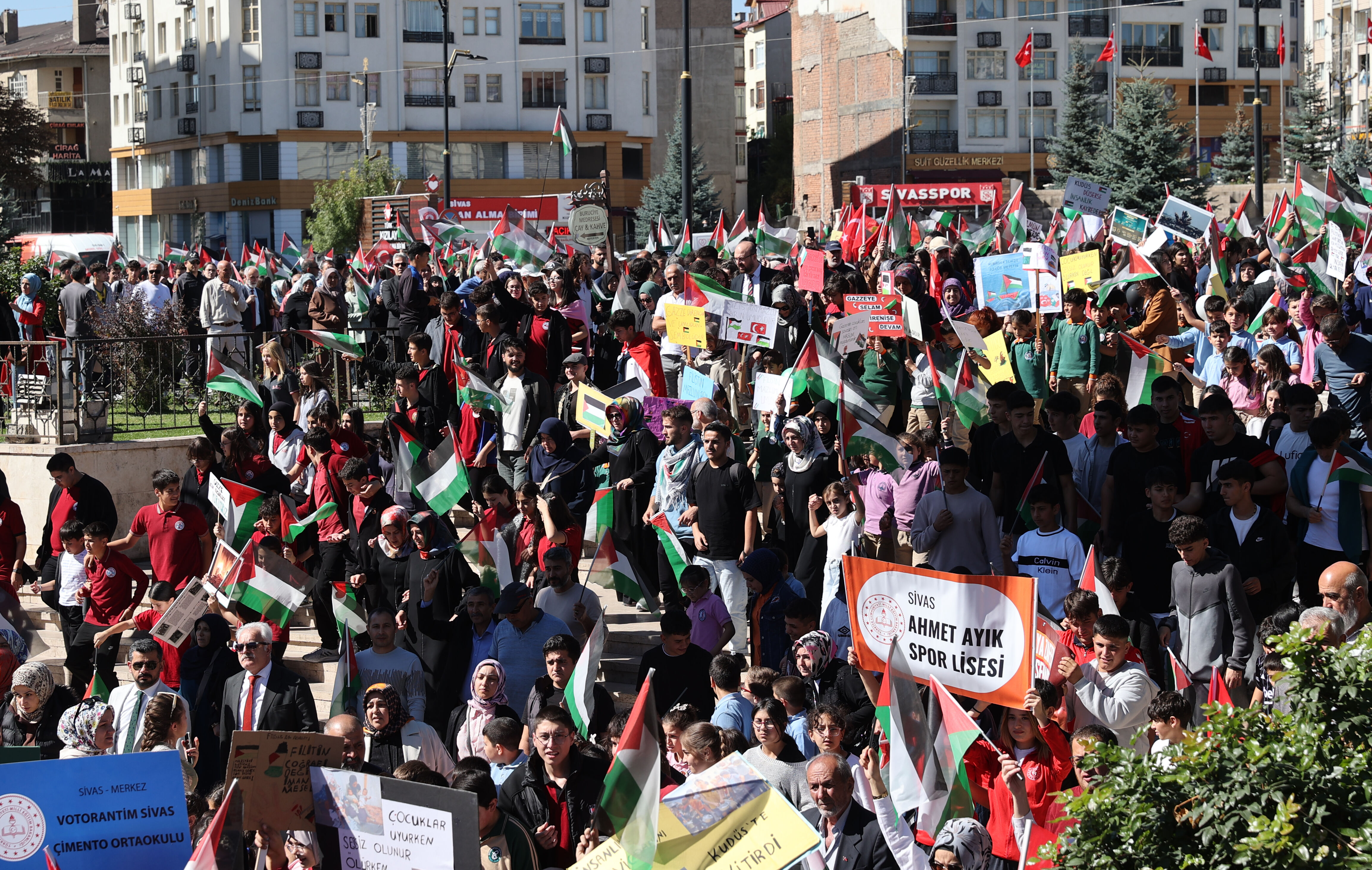 Sivas, Niğde, Nevşehir ve Yozgat'ta, Filistin'e destek yürüyüşü düzenlendi