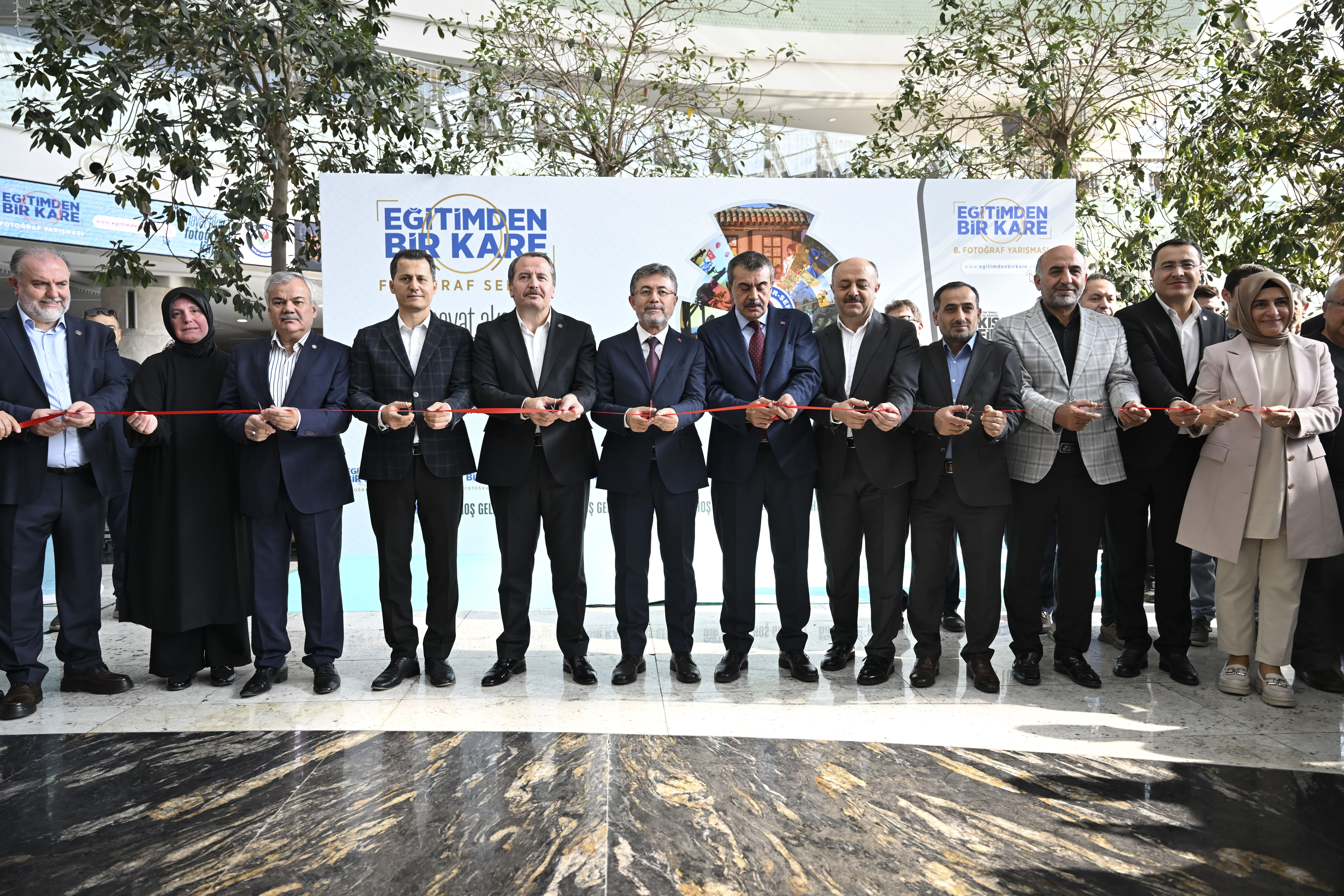 Bakanlar Tekin ve Yumaklı, 'Eğitimden Bir Kare' fotoğraf sergisinin açılışına katıldı