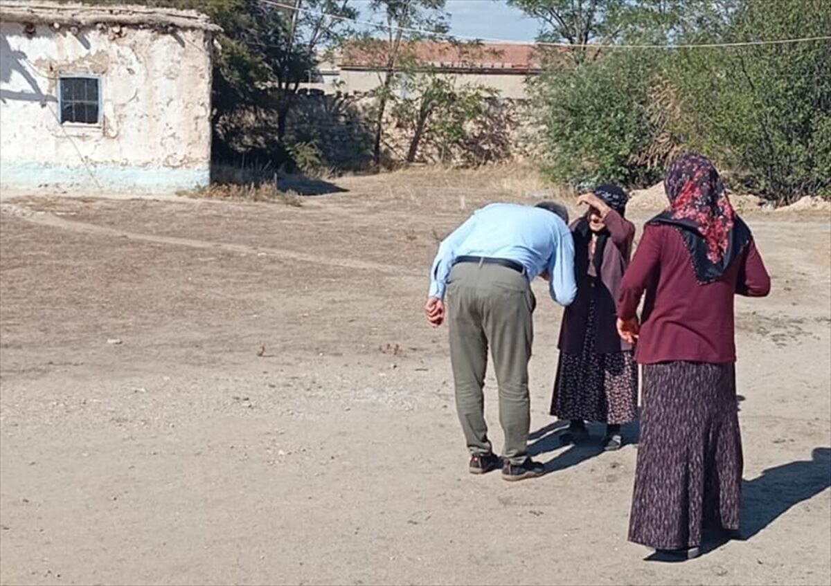 Konya'da 97 yaşındaki Meryem nineye doğum gününde sürpriz
