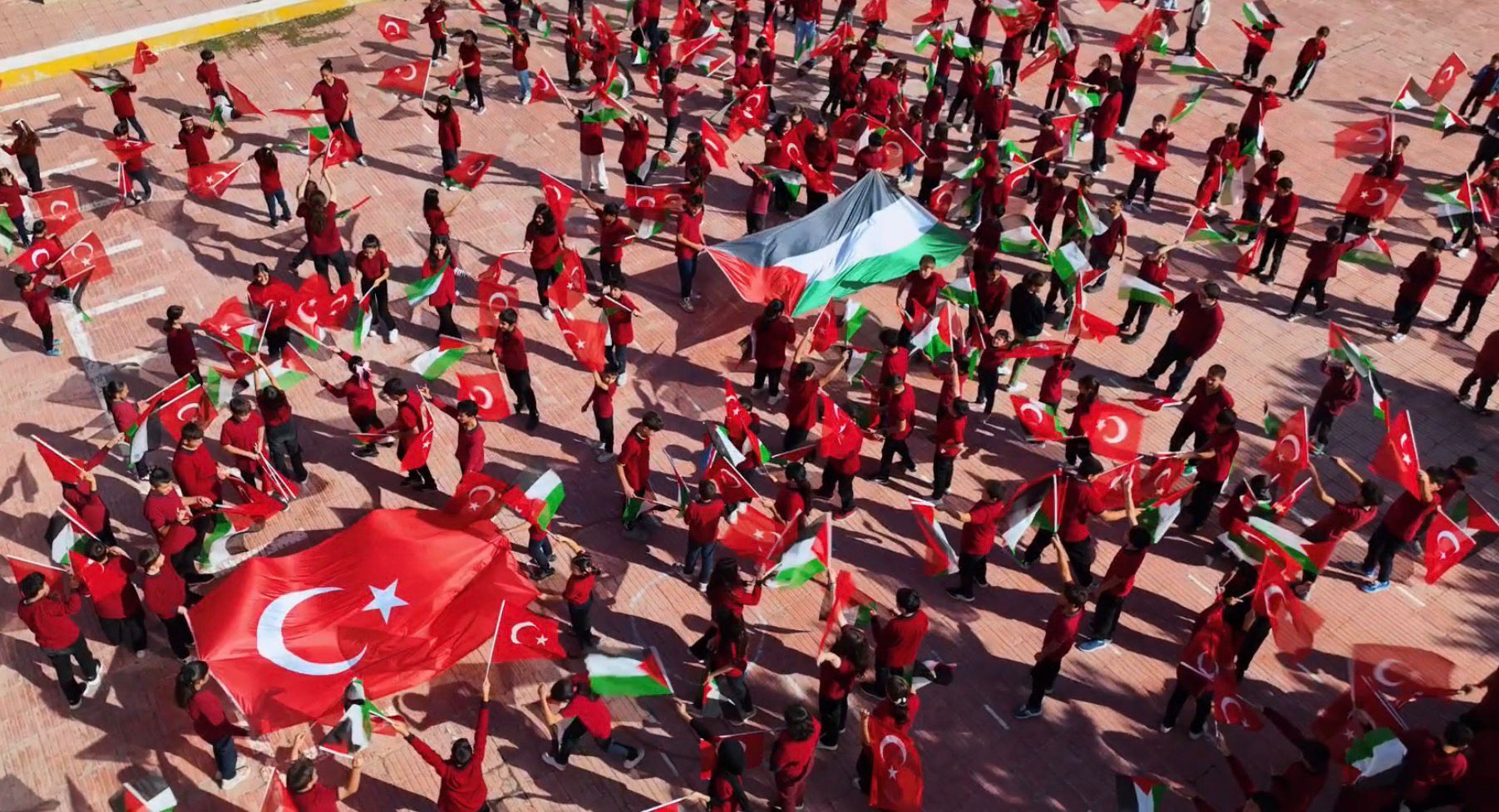 Sivas'ta öğrencilerden Filistin'e, 'Özgür Gazze' koreografili destek