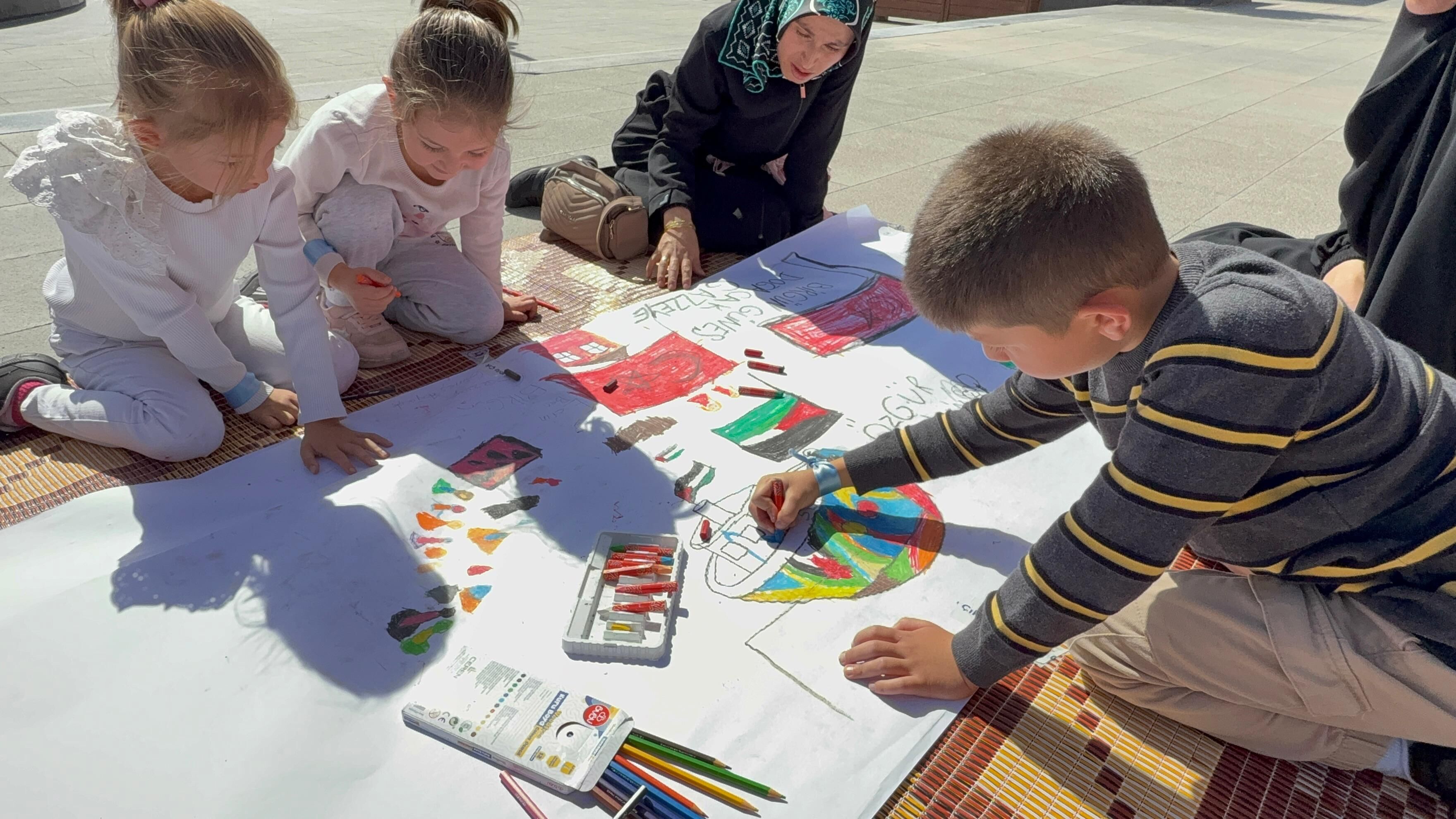Yozgat'ta 'Filistinli Çocuklar İçin Çiz' etkinliği düzenlendi