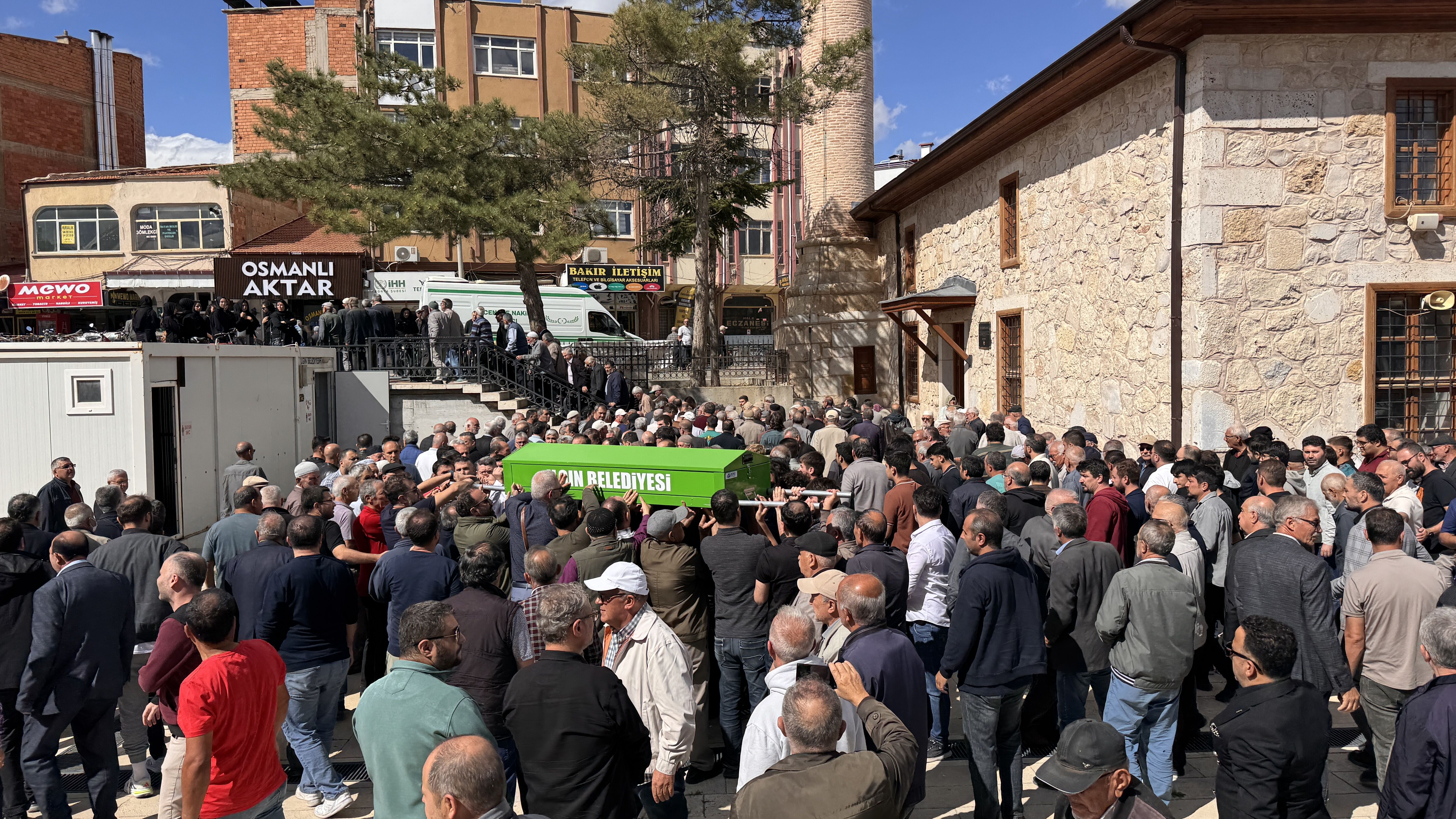 Konya'da trafik kazasında hayatını kaybeden öğretmenin cenazesi toprağa verildi