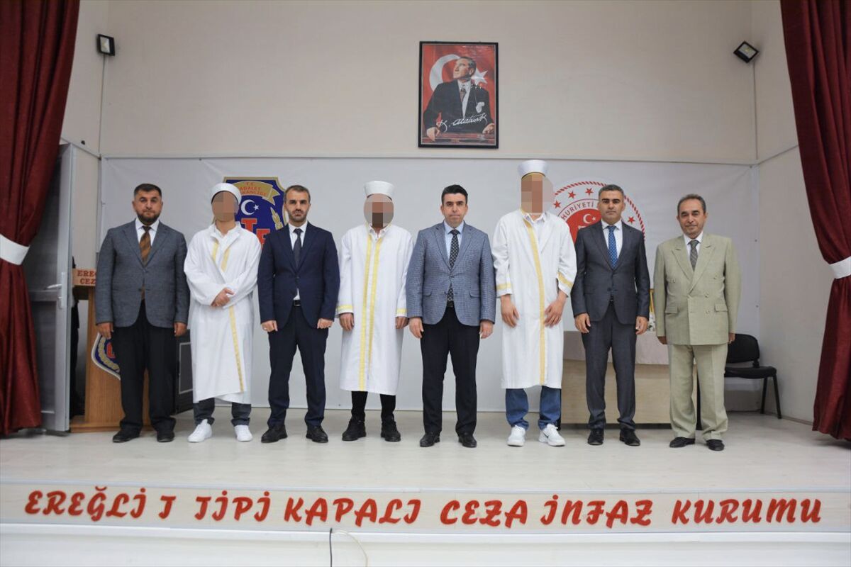 Konya'da cezaevinde hafız olan 3 hükümlü için icazet töreni yapıldı