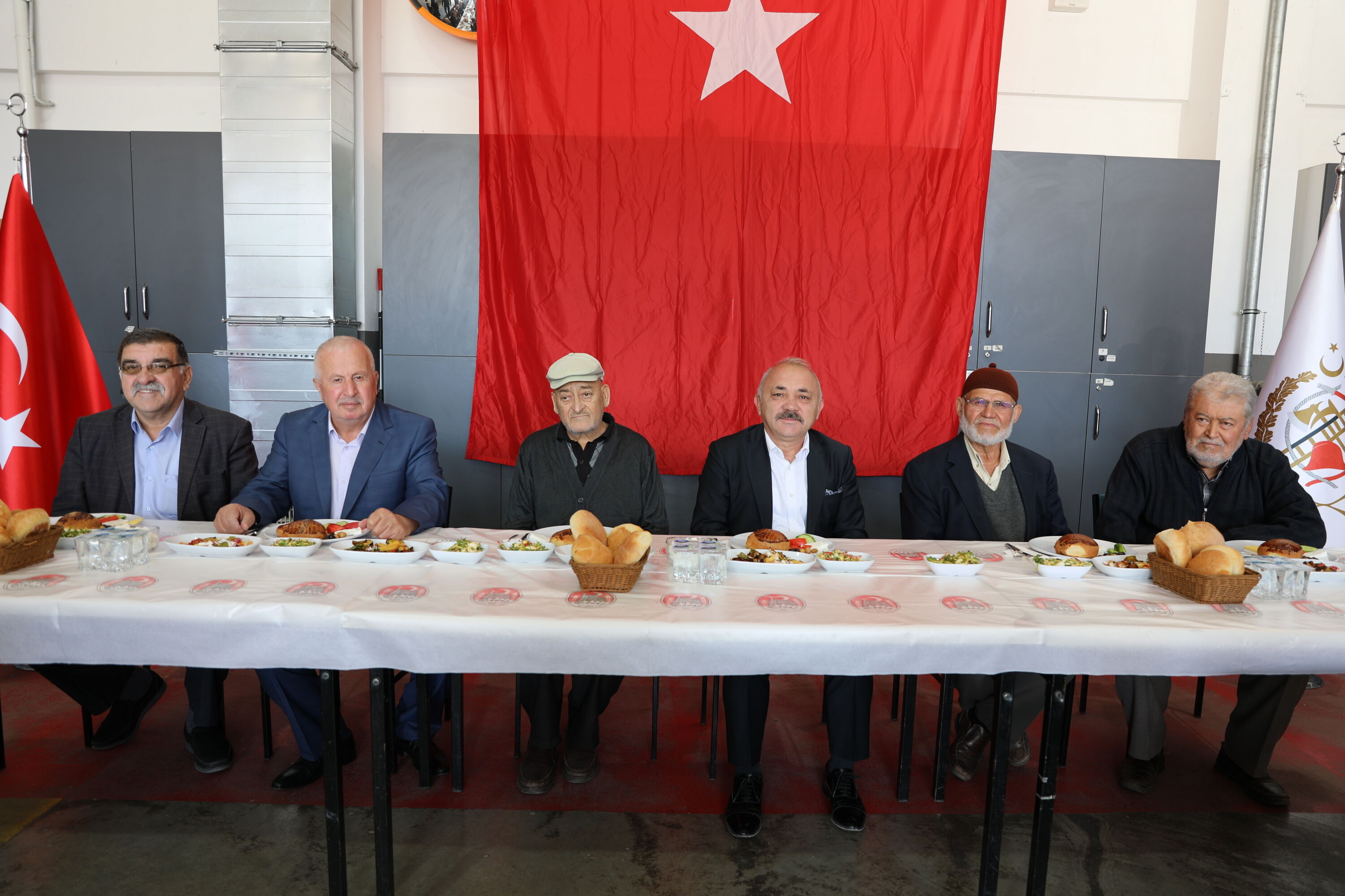 Çankırı'da İtfaiyecilik Haftası dolayısıyla eski ve yeni itfaiyeciler buluştu