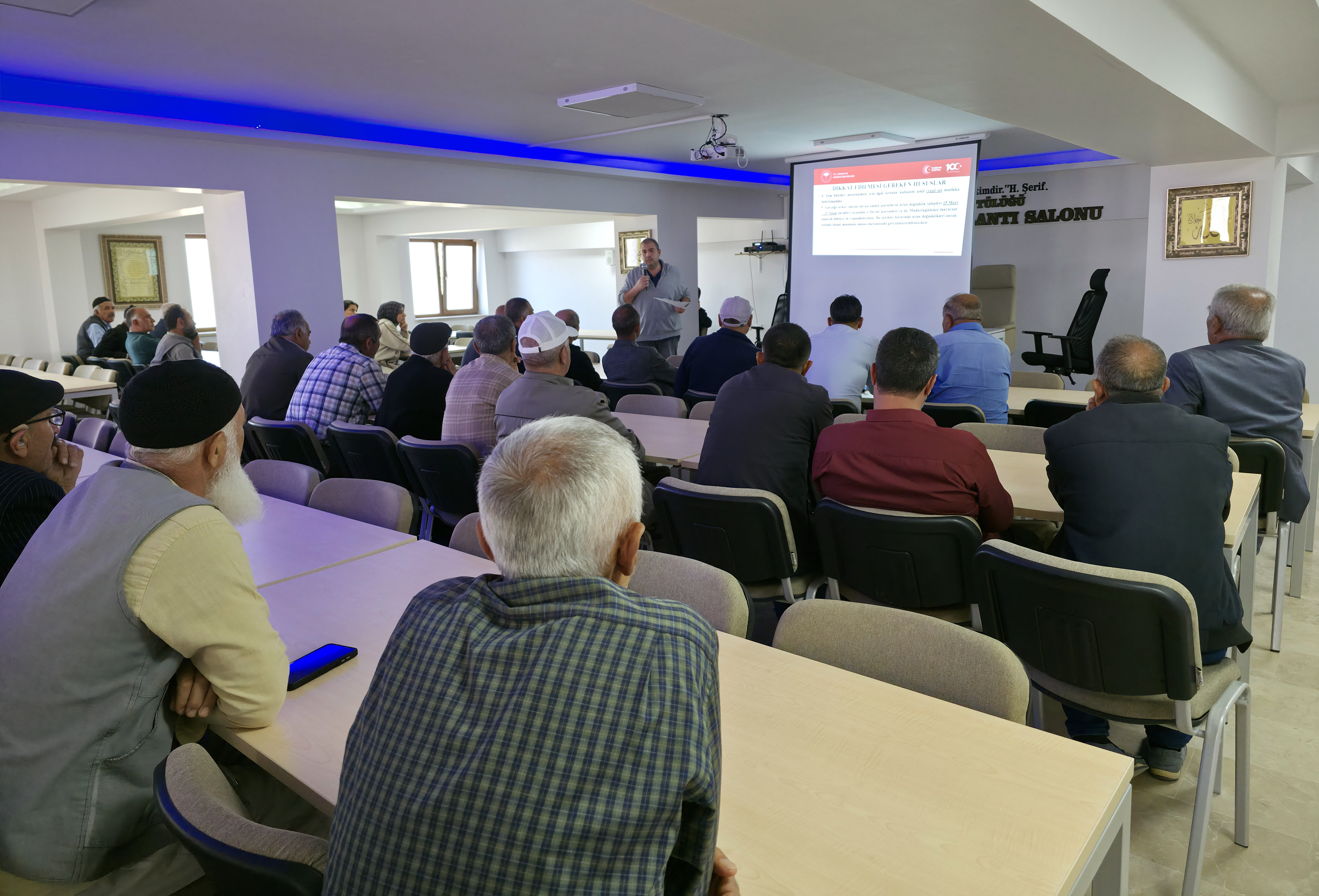 Hafik'te çiftçilere Yeni Tarımsal Üretim Planlaması ve Yeni Destekleme Modeli anlatıldı