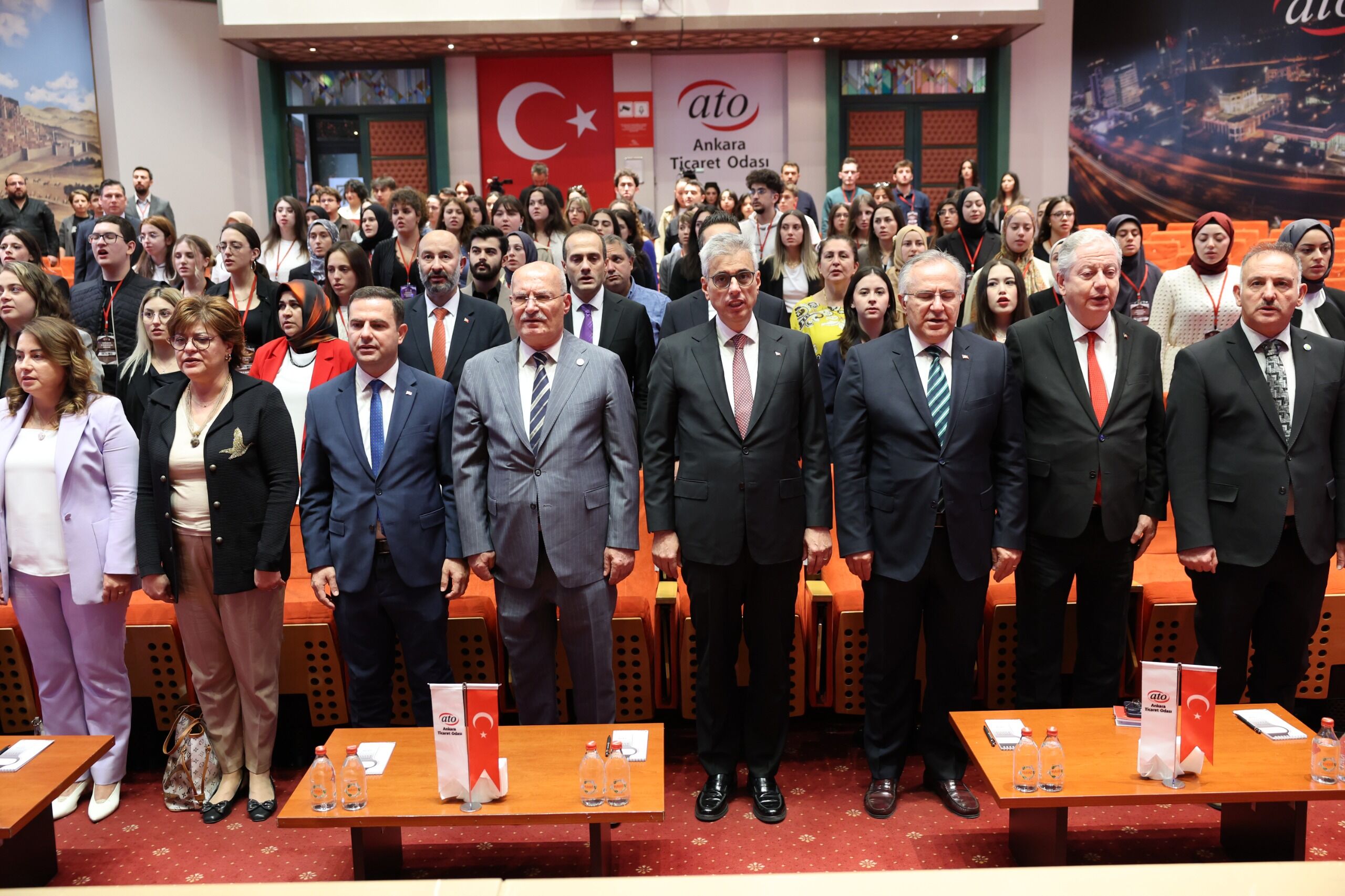 Sağlık Bakanı Memişoğlu 'Sağlıkta Z-İnovasyon Zirvesi'nde gençlerle buluştu: