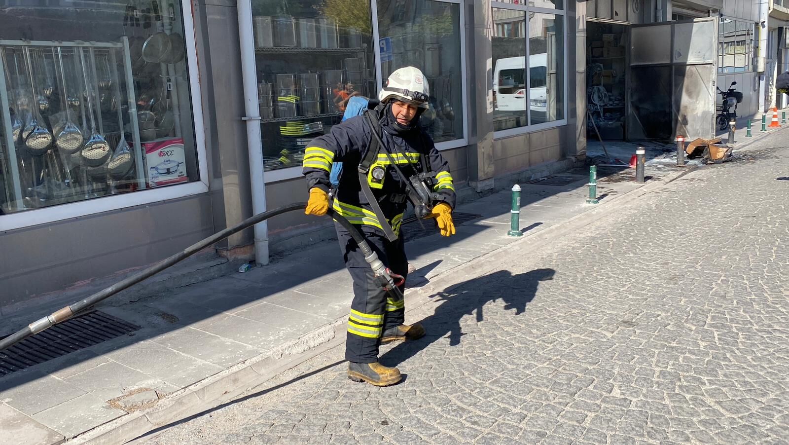 Eskişehir'de iş yerinde çıkan yangın hasara neden oldu