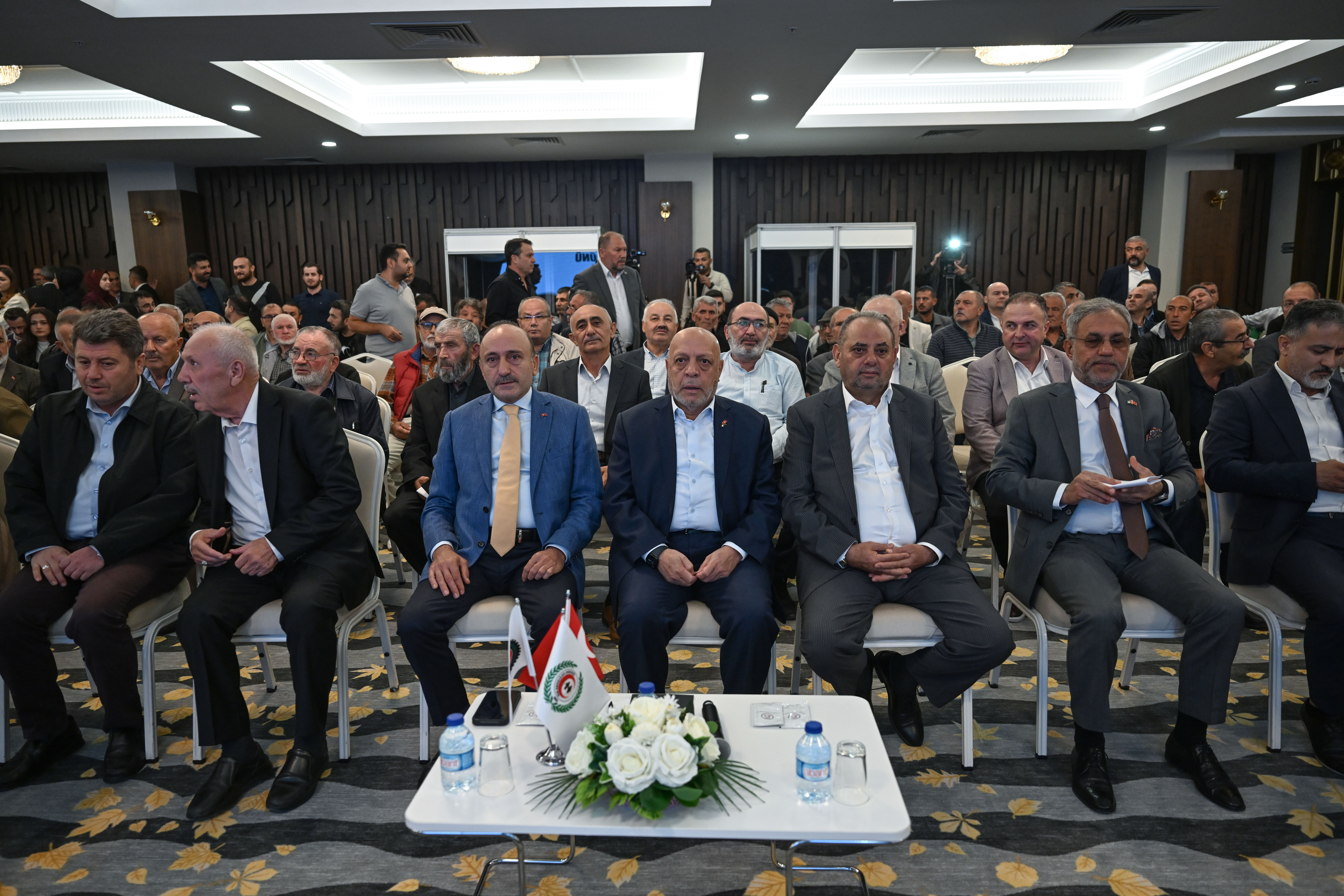 HAK-İŞ'ten 'Yaşlılıkta Sosyal Koruma ve Sendikal Perspektif' paneli