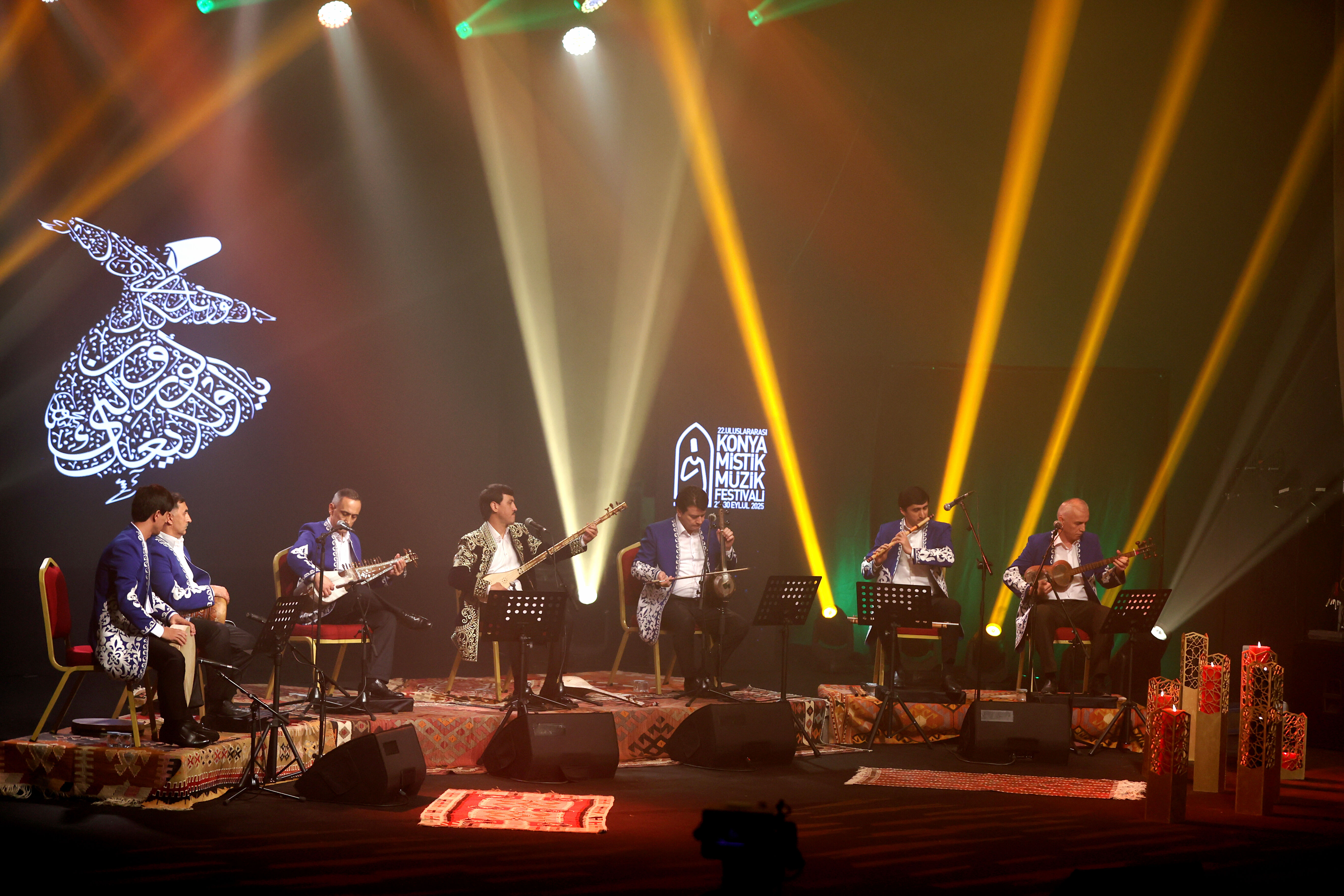Tacikistanlı müzisyenler '22. Uluslararası Konya Mistik Müzik Festivali'nde' sahne aldı