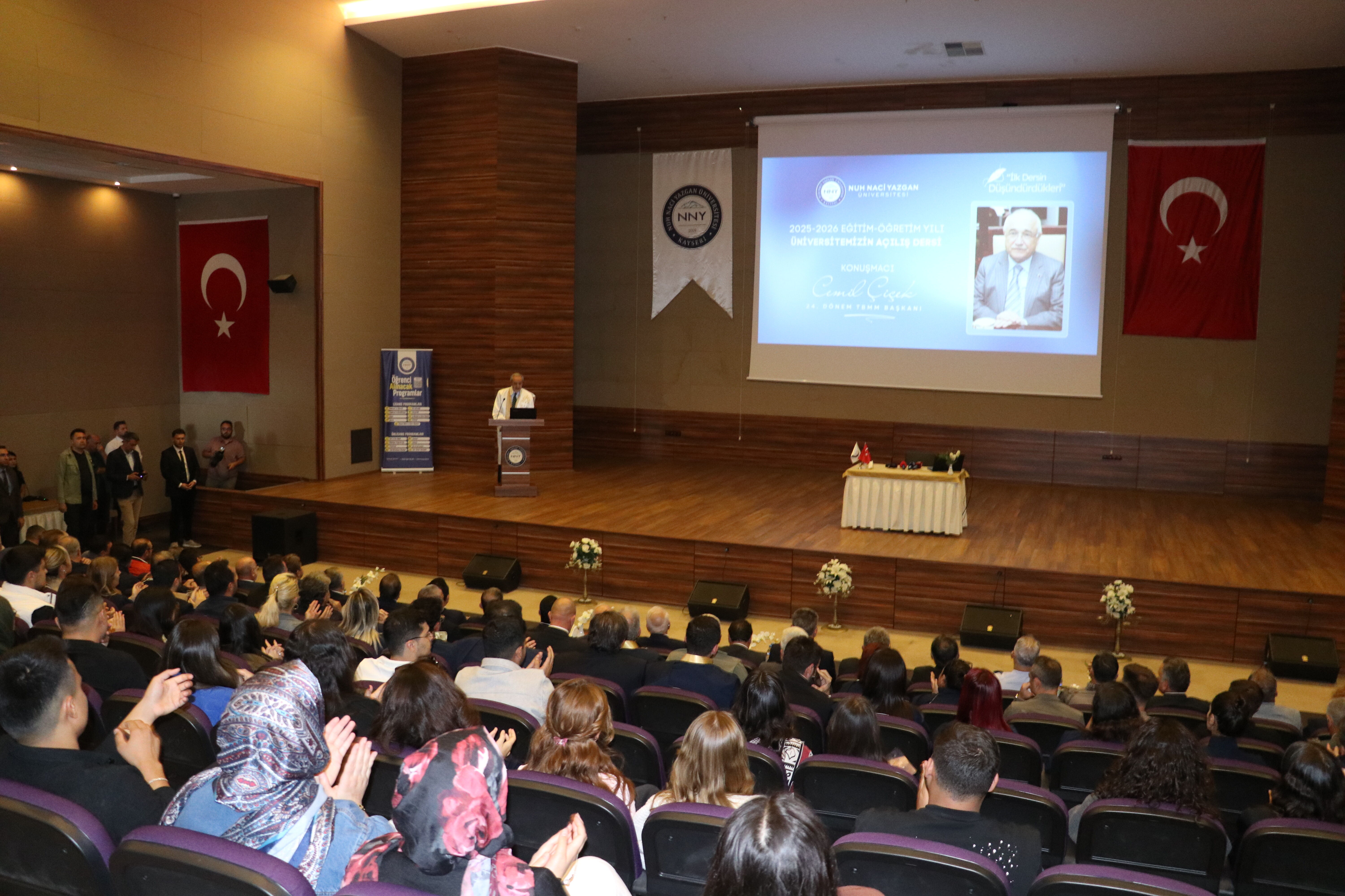 Eski TBMM Başkanı Çiçek, Kayseri'de üniversite açılış dersinde konuştu: