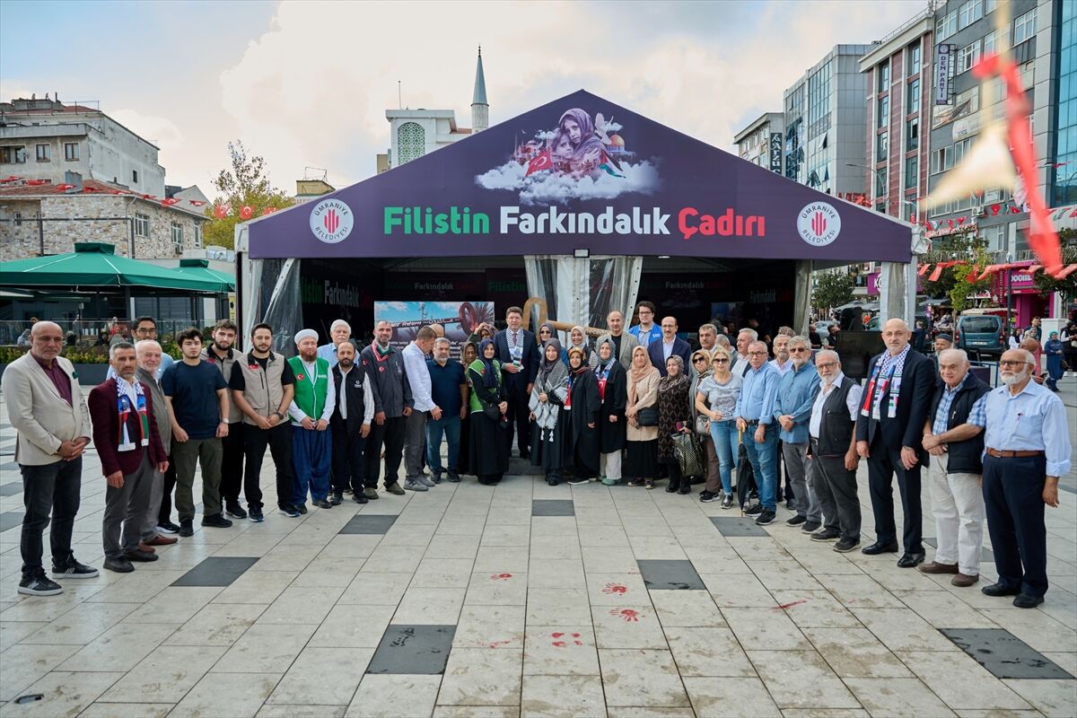 Adalet Bakanı Tunç, İstanbul'da 'Filistin Farkındalık Çadırı'nı ziyaret etti: