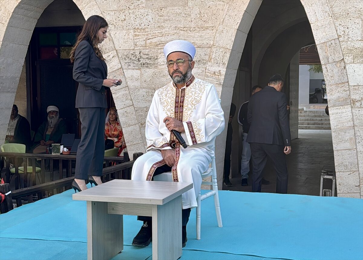 Kırşehir'de 'Yılın Ahisi'ne 'Ahi duası' ile ödülü verildi