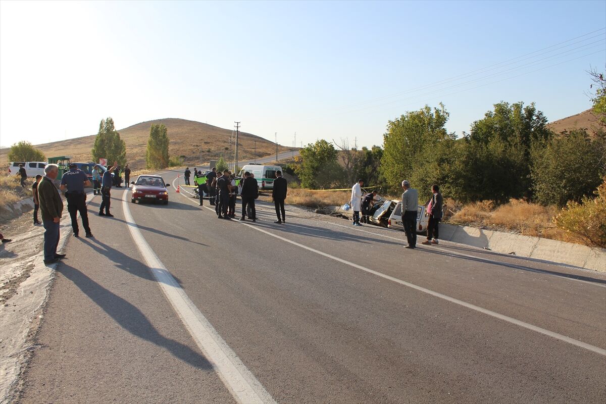 Konya'daki trafik kazasında 3 yaşındaki ikizler yaşamını yitirdi