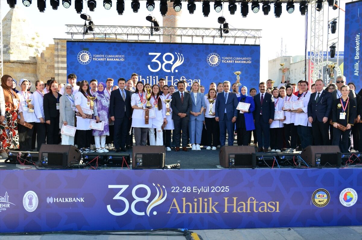 Ahilik Haftası'nda Kırşehir'de liseler arası aşçılık yarışması düzenlendi