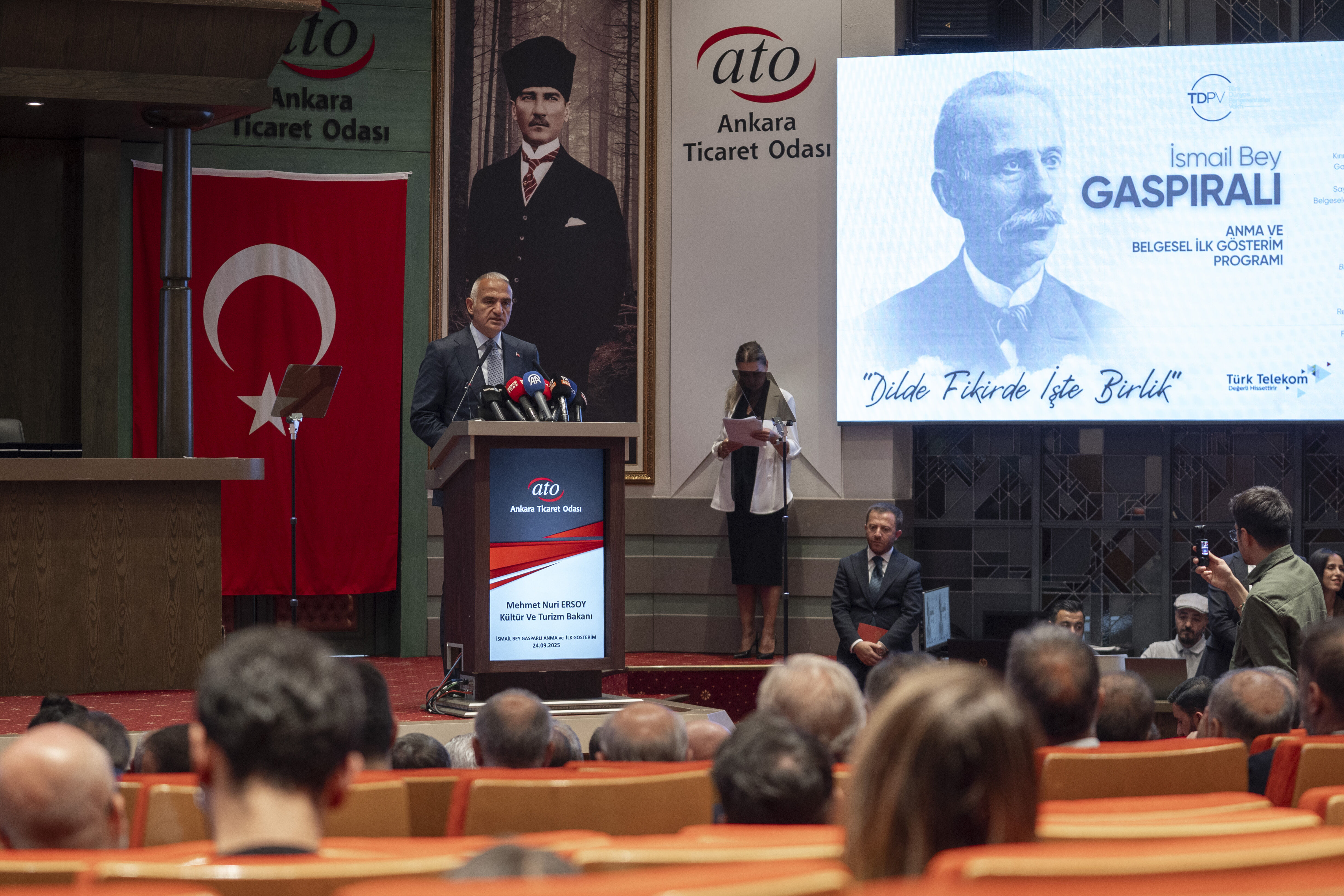 Bakan Ersoy 'İsmail Gaspıralı Anma ve Belgesel İlk Gösterim Programı'na katıldı: