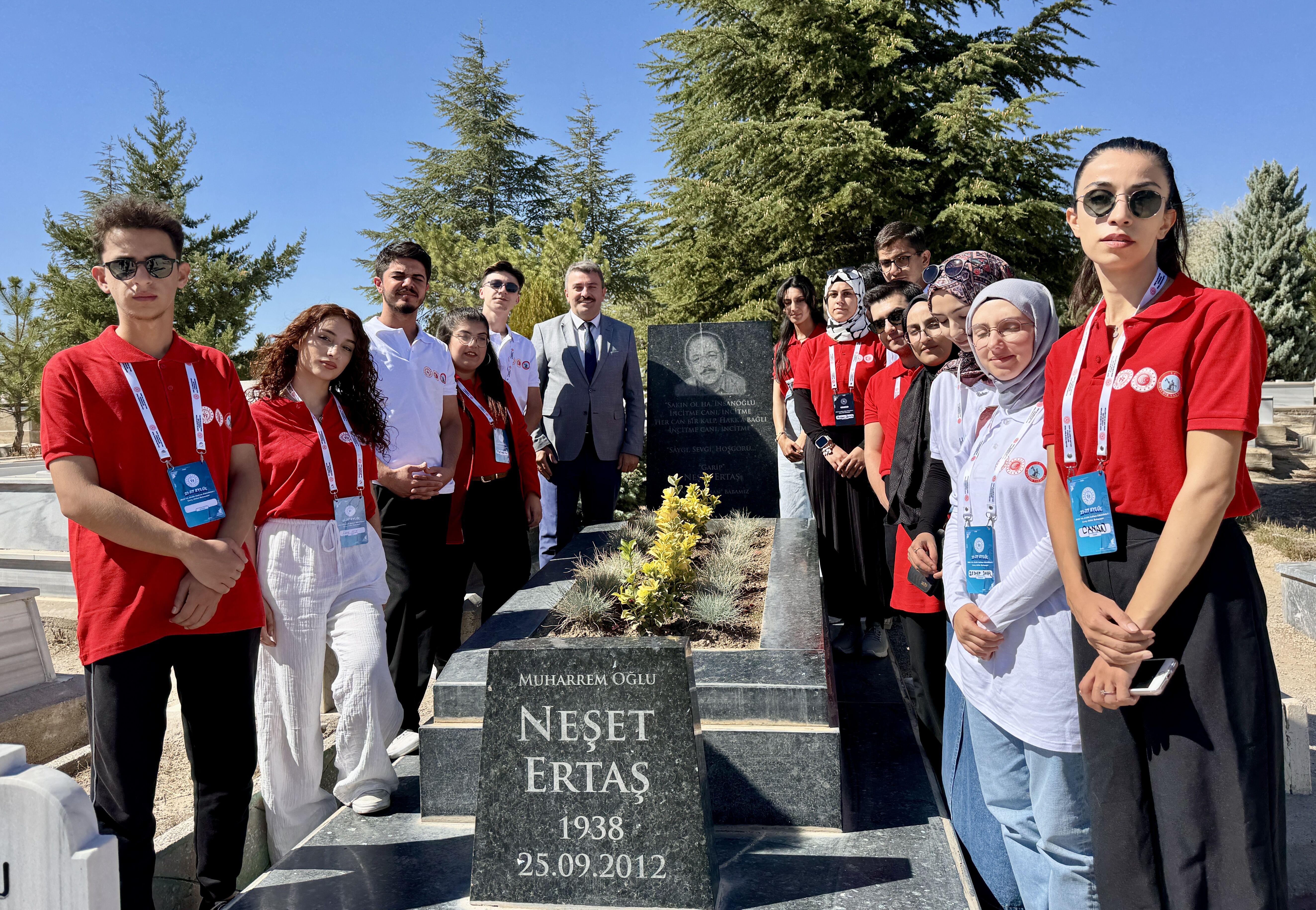 Genç Ahiler 'Bozkırın Tezenesi' Neşet Ertaş'ı unutmadı
