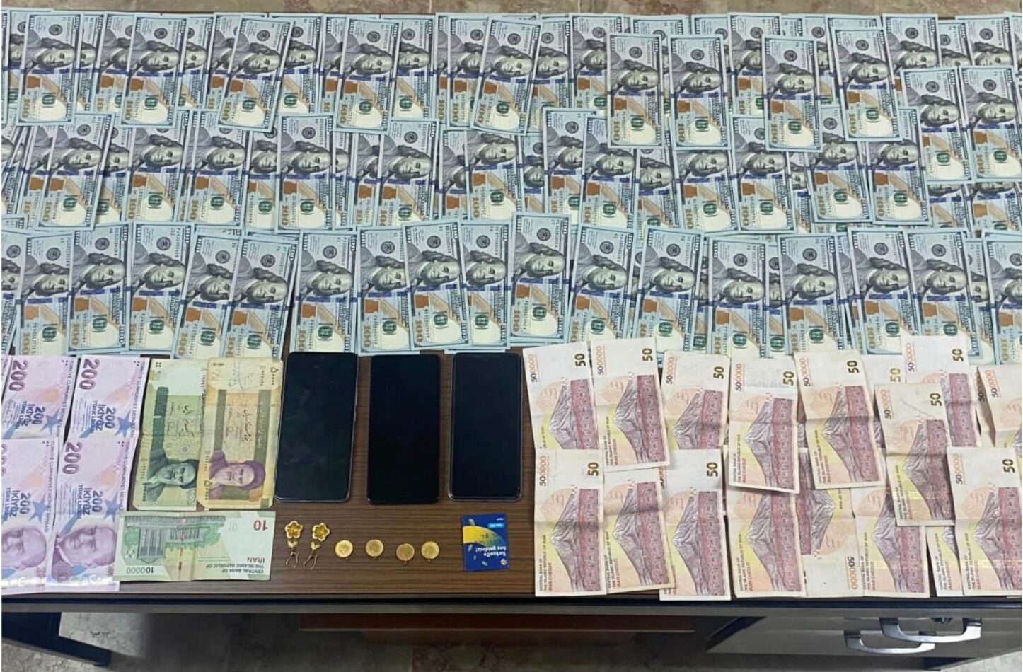 Konya'da dolandırıcılık operasyonunda 3 zanlı tutuklandı