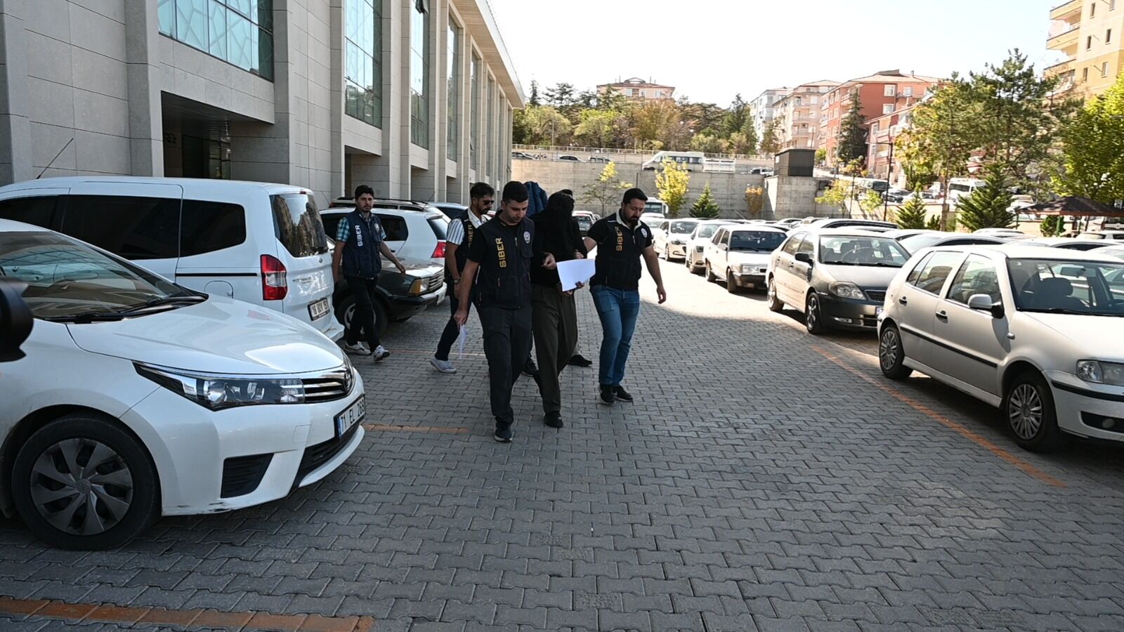Kırıkkale'de yasa dışı bahis operasyonunda yakalanan 2 şüpheli tutuklandı