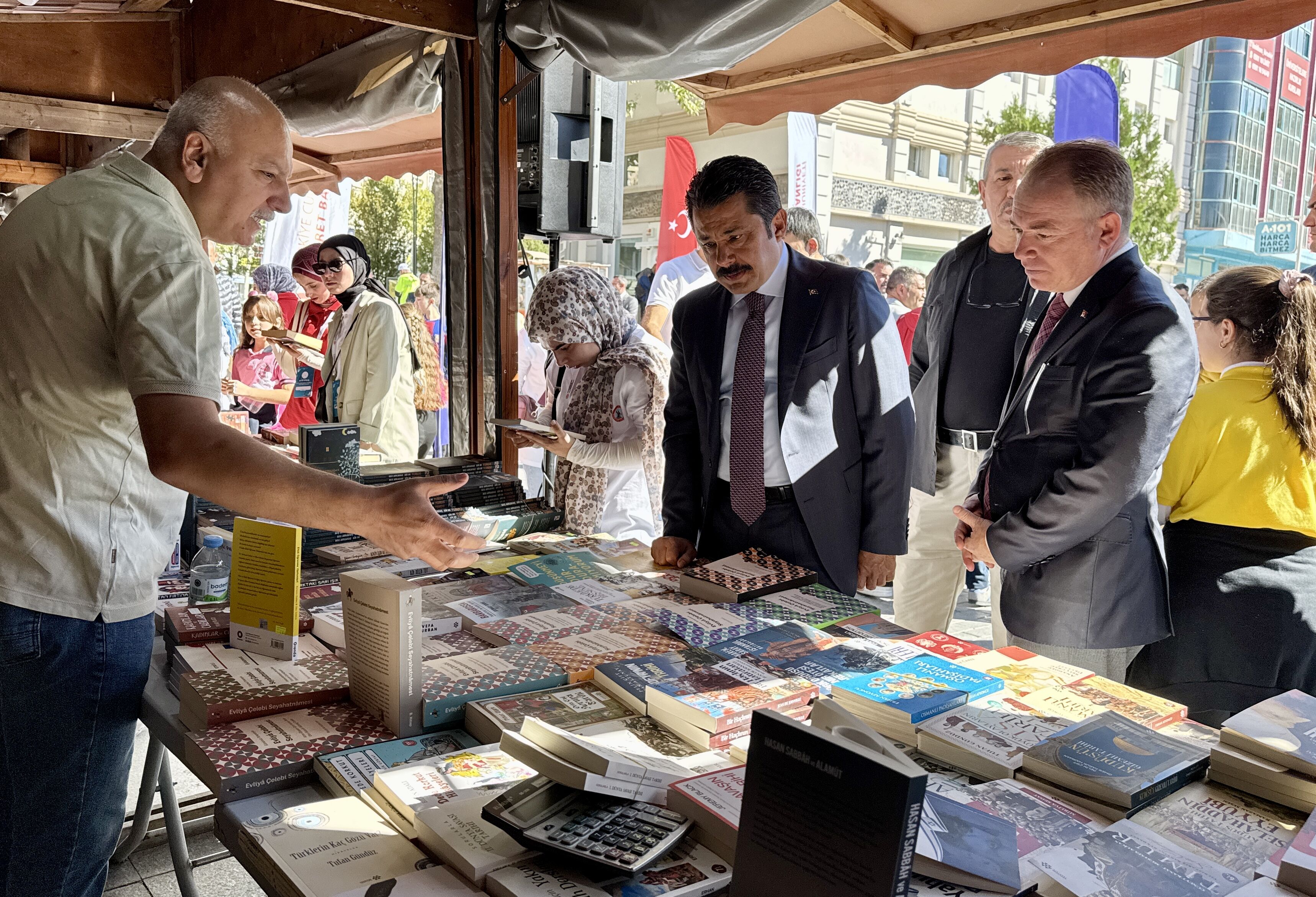 Kırşehir'de 'Ahi Kitap Fuarı' açıldı
