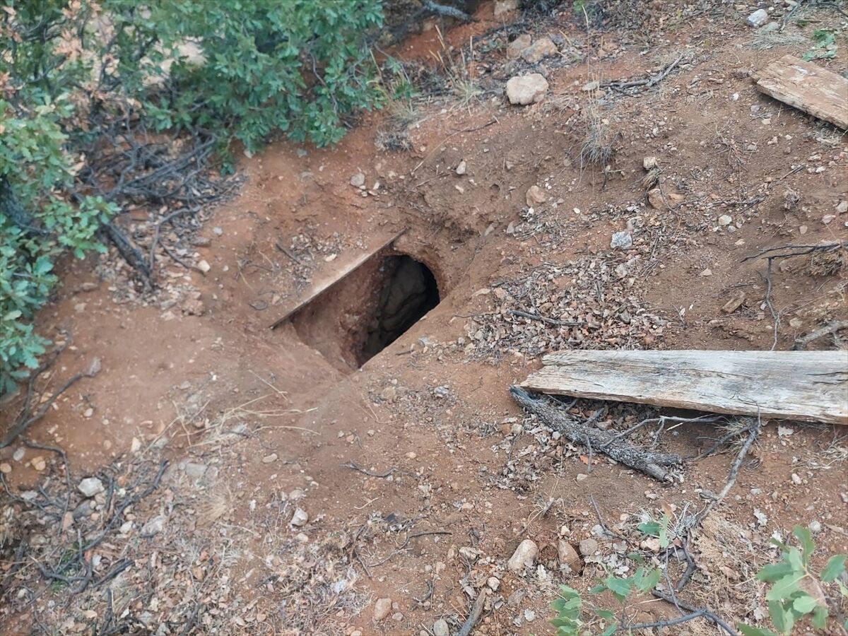 Yozgat'ta izinsiz kazı yapan 4 şüpheli yakalandı