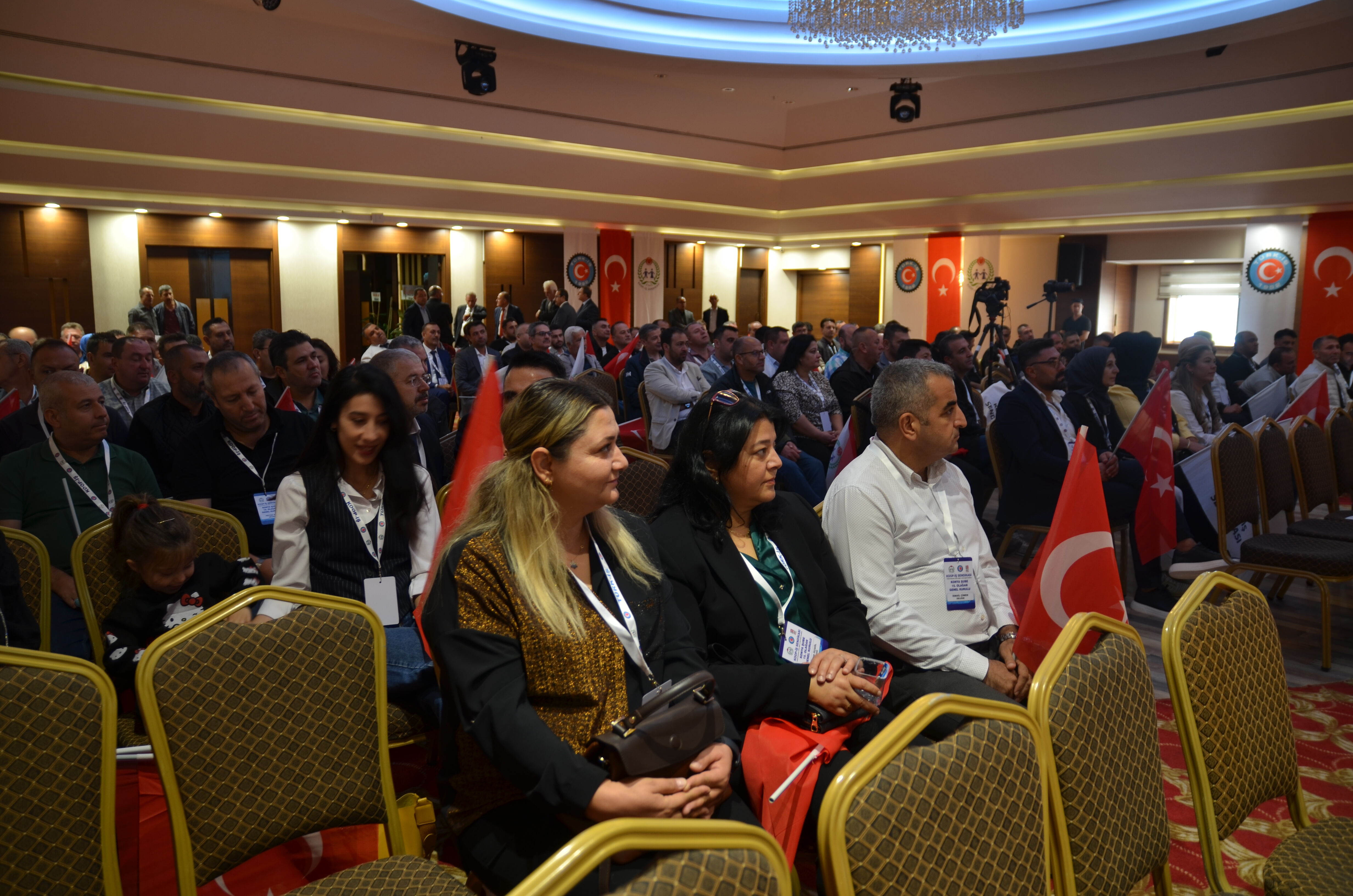 TÜRK-İŞ Genel Başkan Yardımcısı Eyüp Alemdar, Konya'da genel kurula katıldı