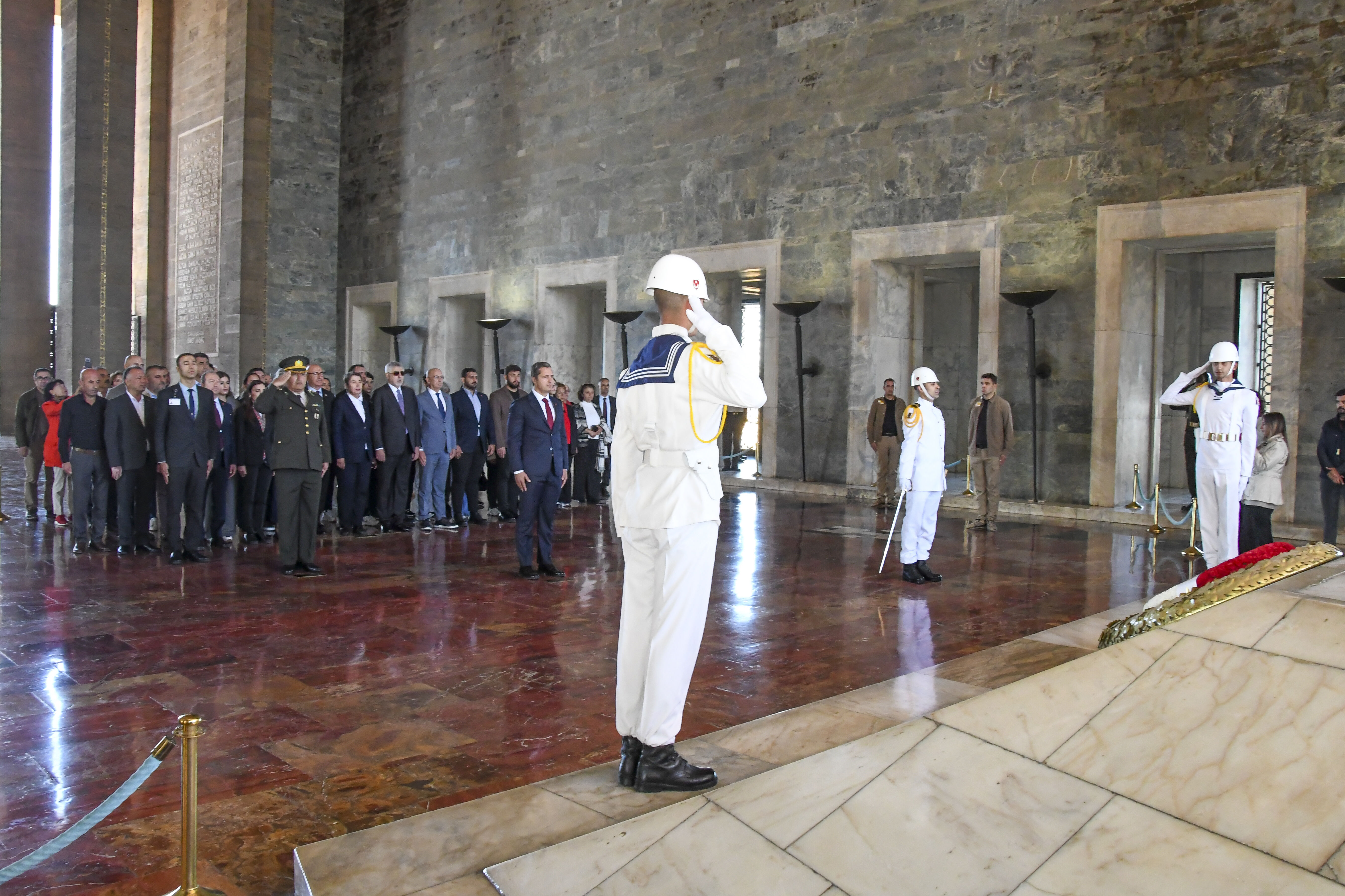 CHP heyeti yarın yapılacak 22. Olağanüstü Kurultay öncesi Anıtkabir'i ziyaret etti