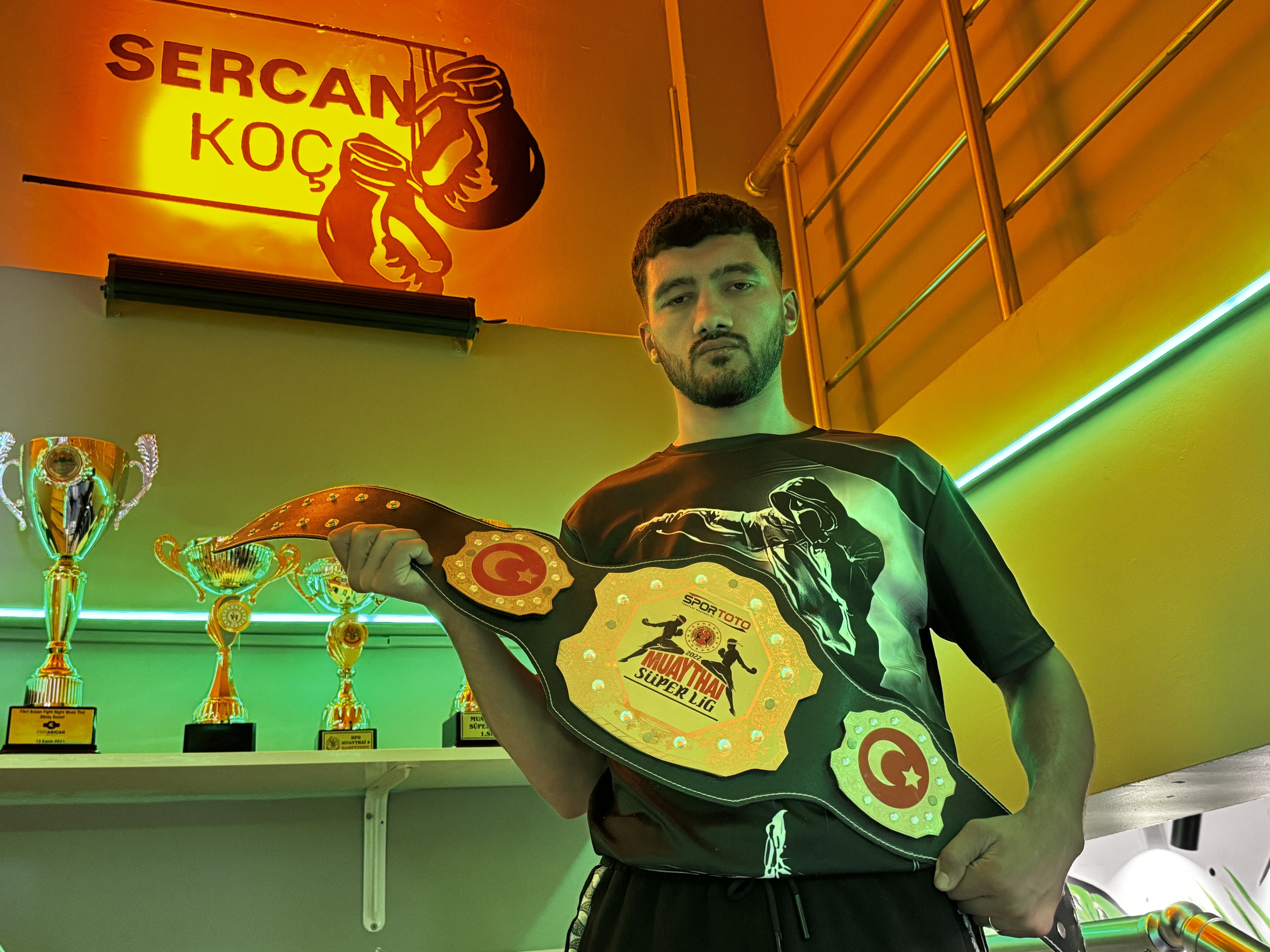 Muaythaide altın kemer sahibi Sercan Koç, yeniden Avrupa'nın zirvesine odaklandı