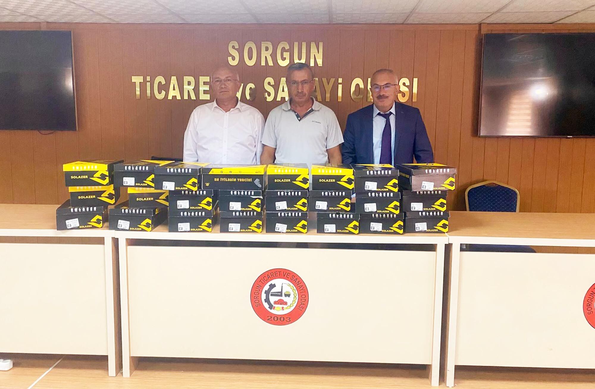 Sorgun TSO'dan 381 öğrenciye ayakkabı yardımı
