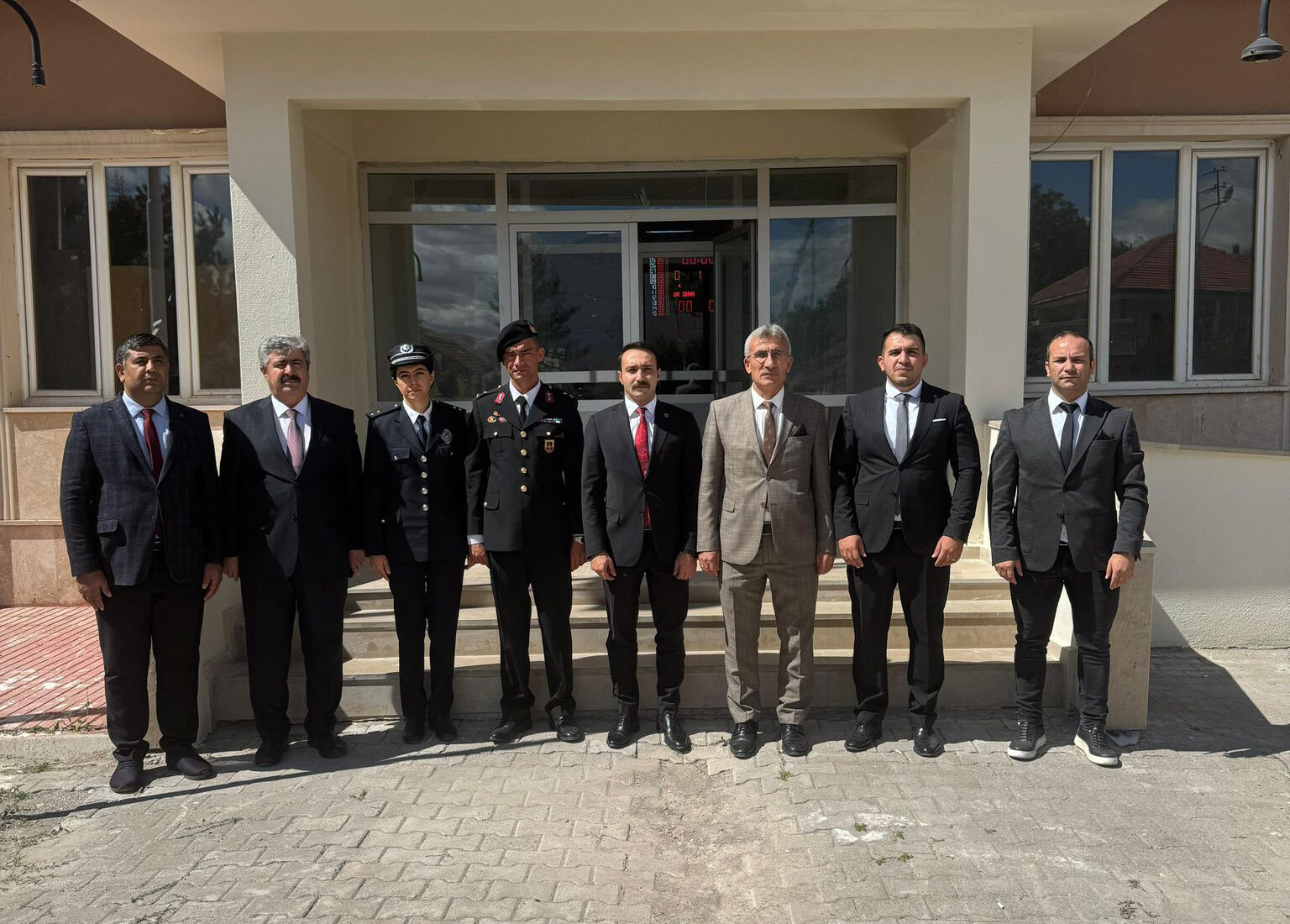 Gemerek'te onarılan spor salonu hizmete açıldı