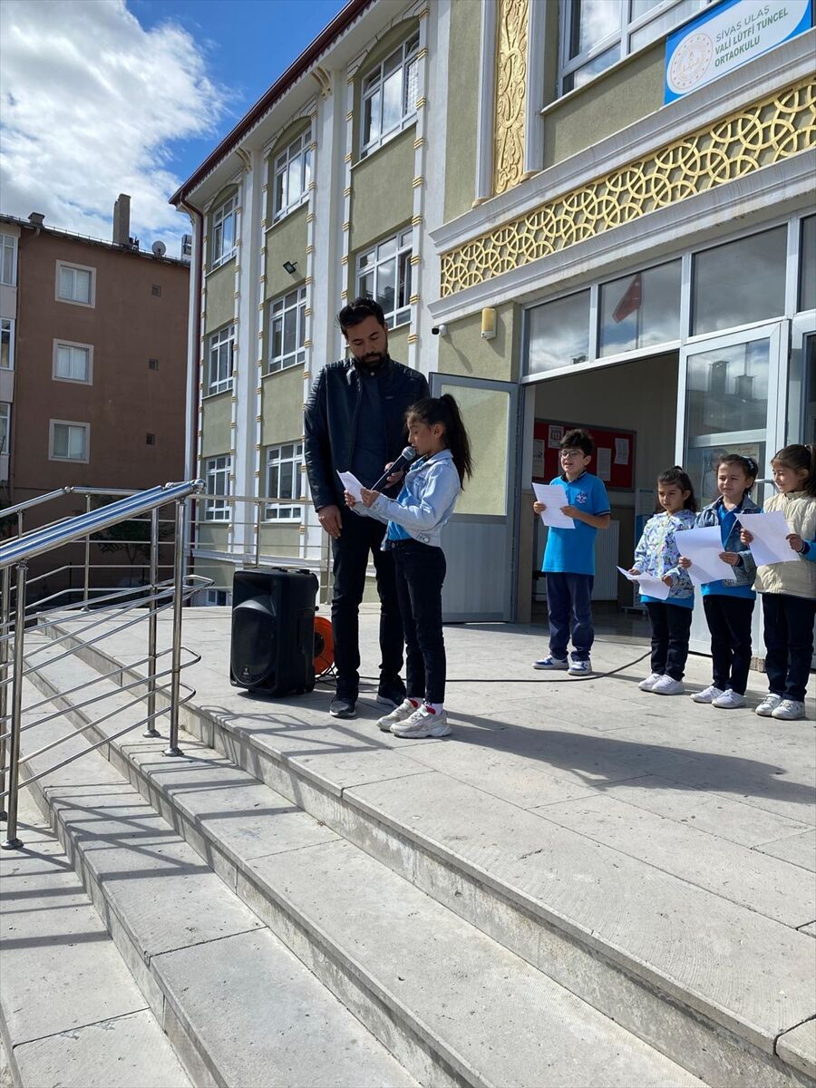 Ulaş'ta İlköğretim Haftası kutlandı