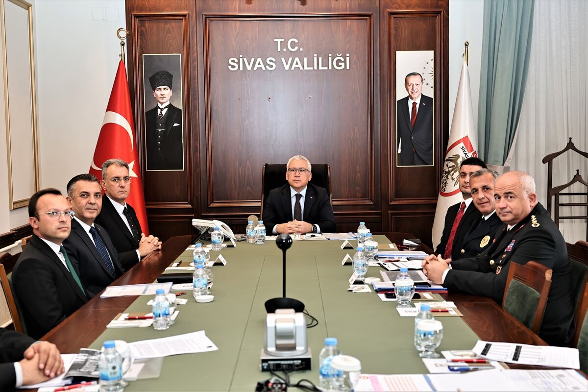 Sivas'ta güvenlik ve kamu düzenine ilişkin bilgilendirme toplantısı yapıldı