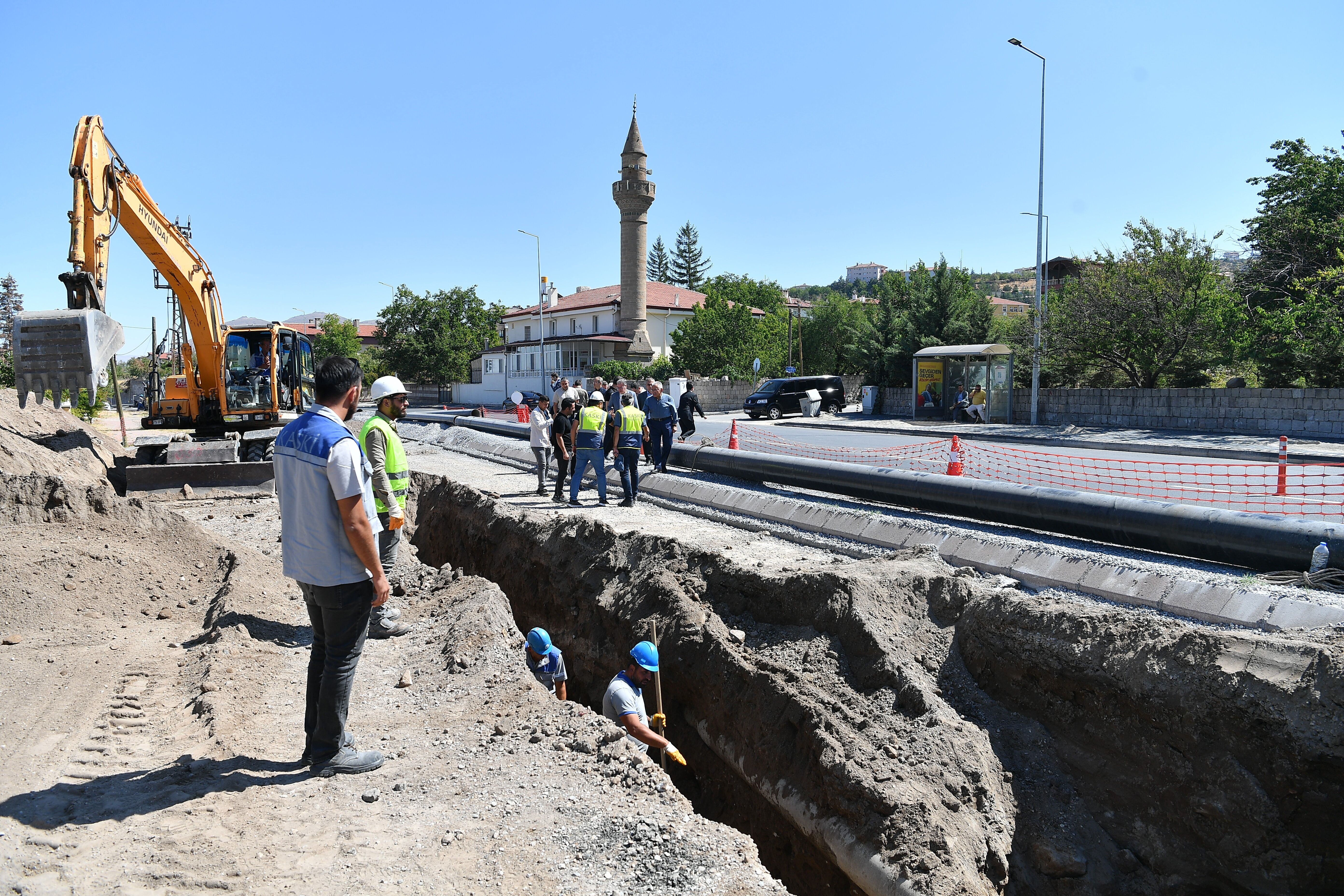 Başkan Büyükkılıç, Kayseri Caddesi'ndeki çalışmaları inceledi
