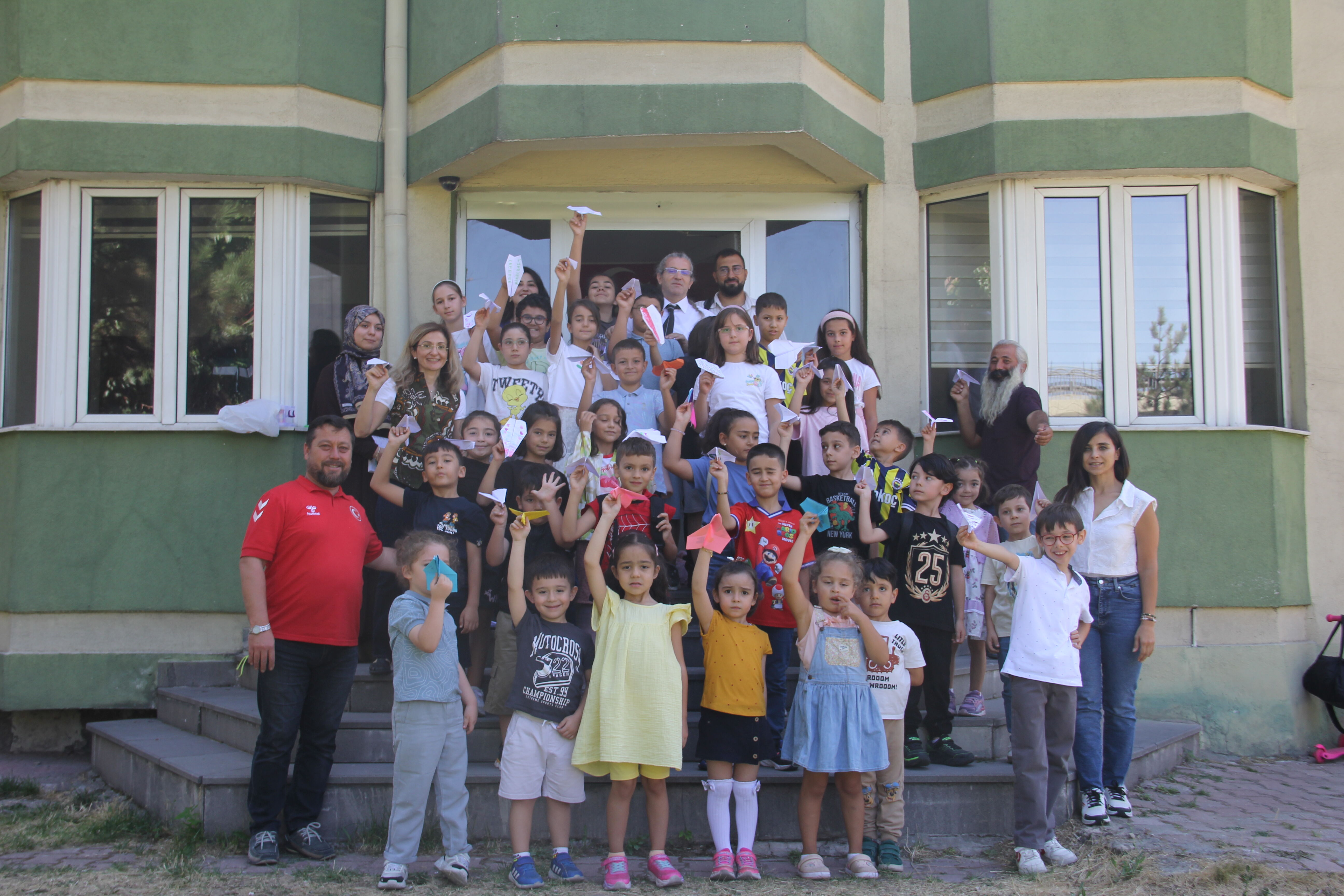'Dahi çocuklar' atölyelerle eğlenirken öğreniyor