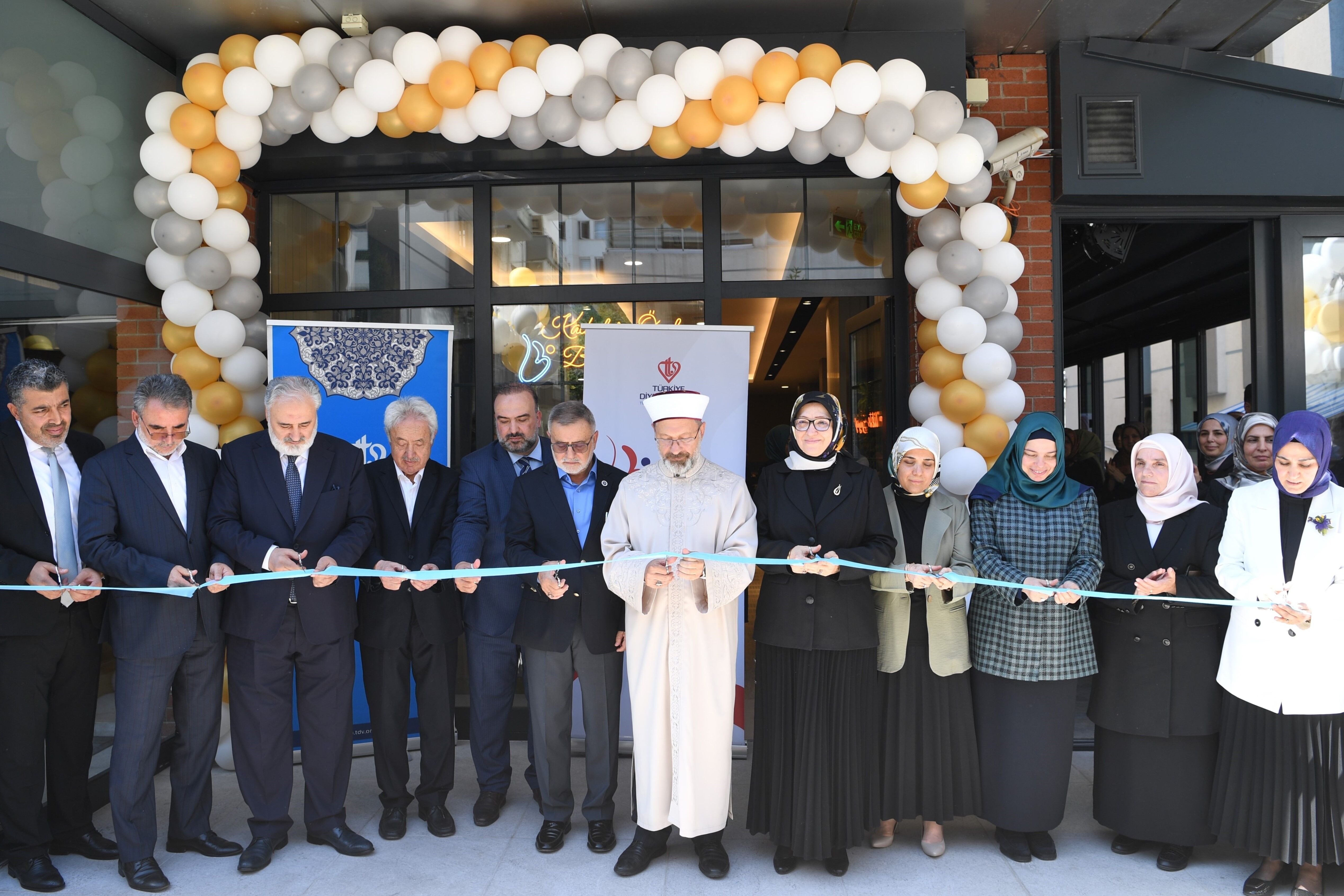 Diyanet İşleri Başkanı Erbaş, Ankara'da 'Birr Mekan İyilik, Sanat ve Kahve' açılışına katıldı