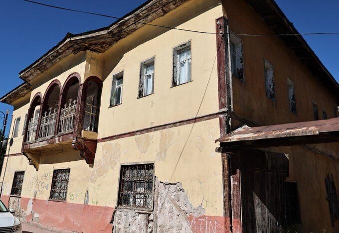 Sivas'ta tescilli 156 yıllık tarihi konak kamuya hibe edildi