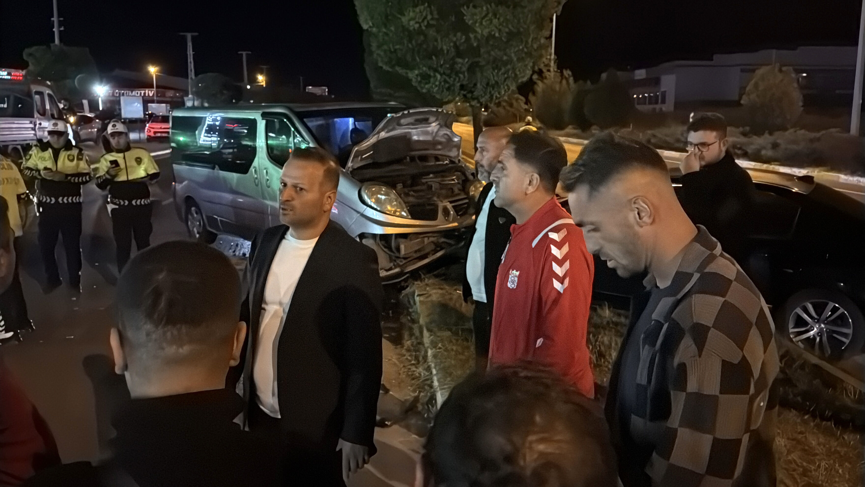 Sivas'ta trafik kazasında 3'ü Sivasspor altyapı futbolcusu 5 kişi yaralandı