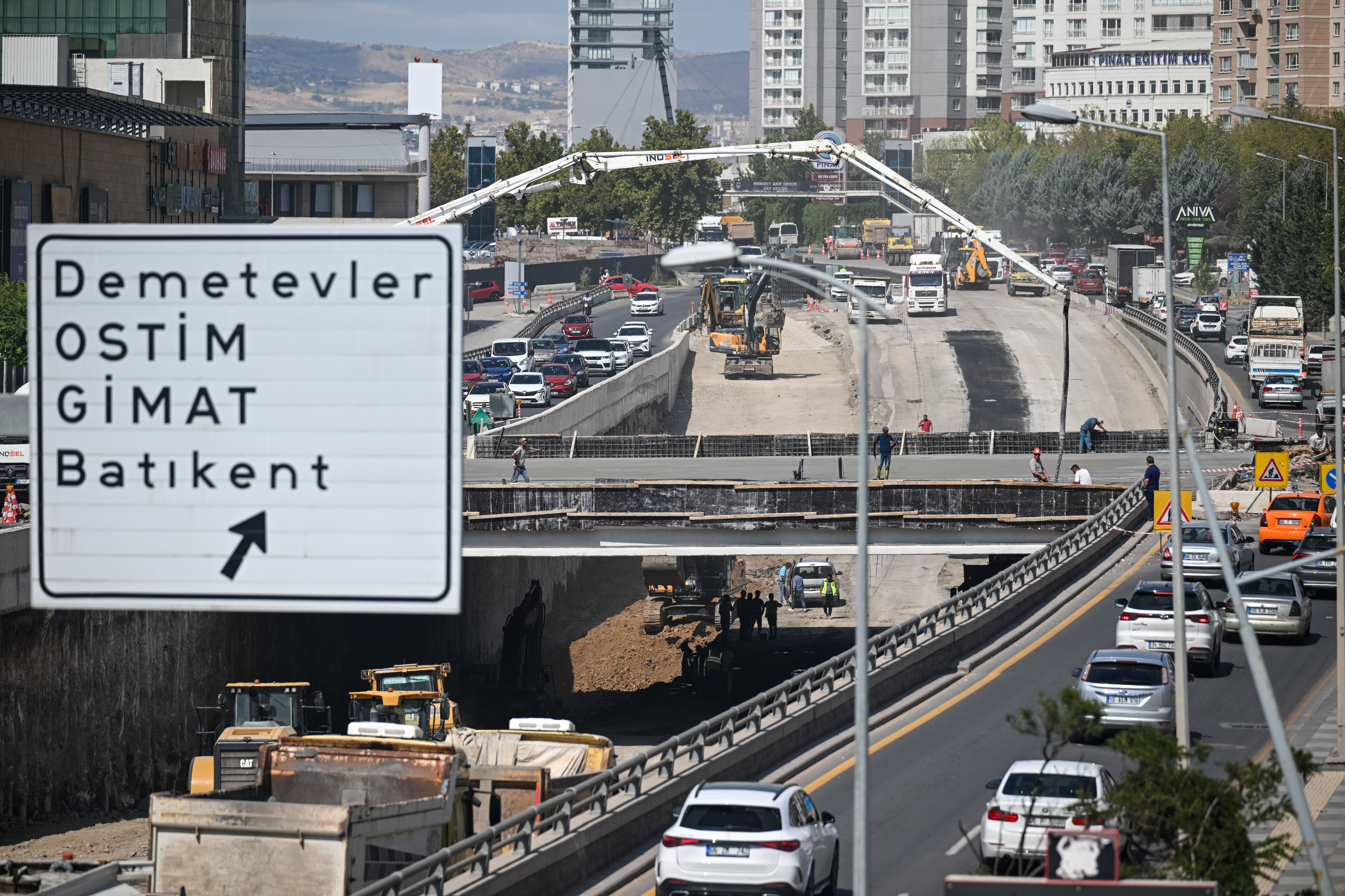 Ankaralılardan yol çalışmalarının neden olduğu trafik yoğunluğuna tepki
