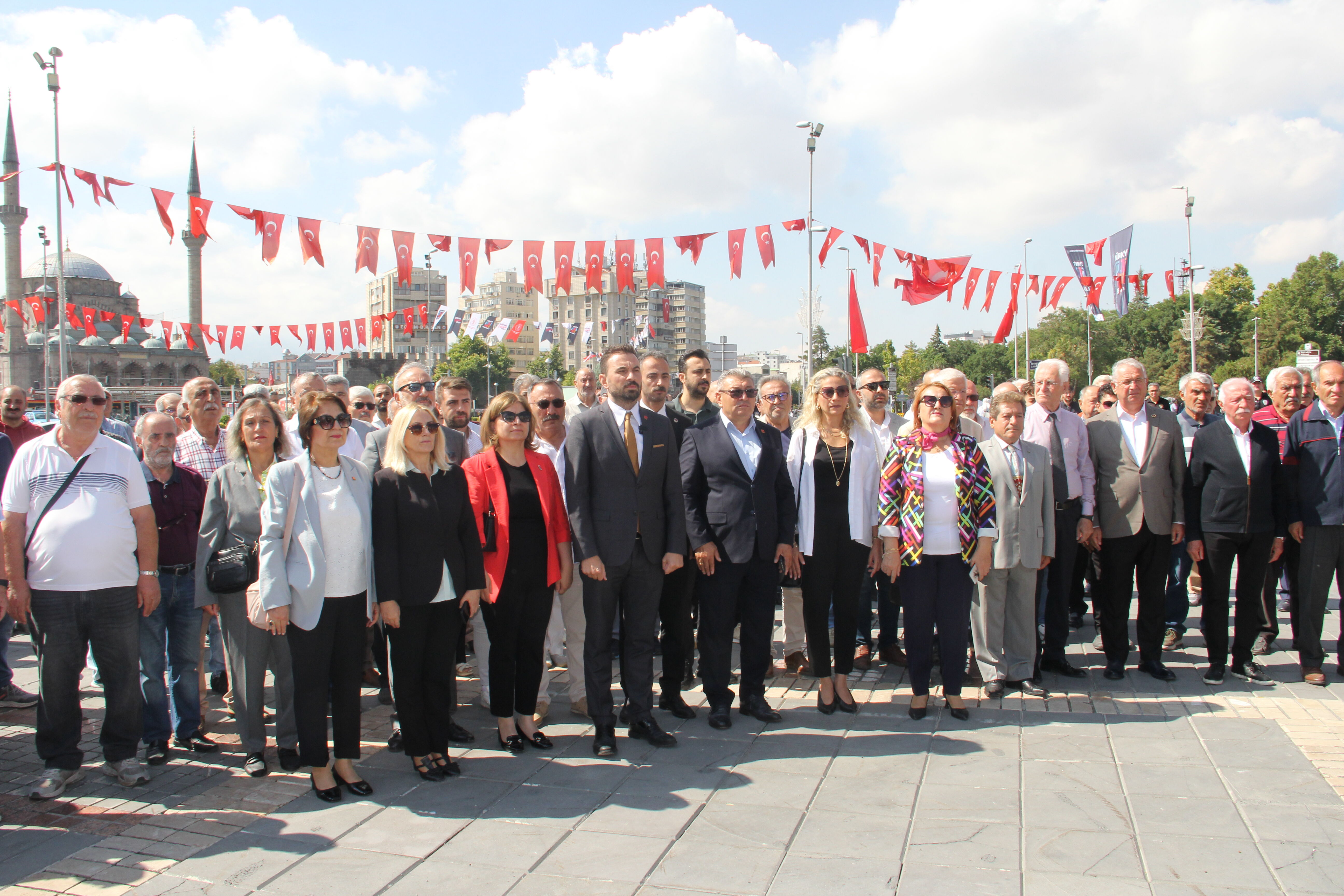 Kayseri'de CHP'nin 102. kuruluş yıl dönümü kutlandı