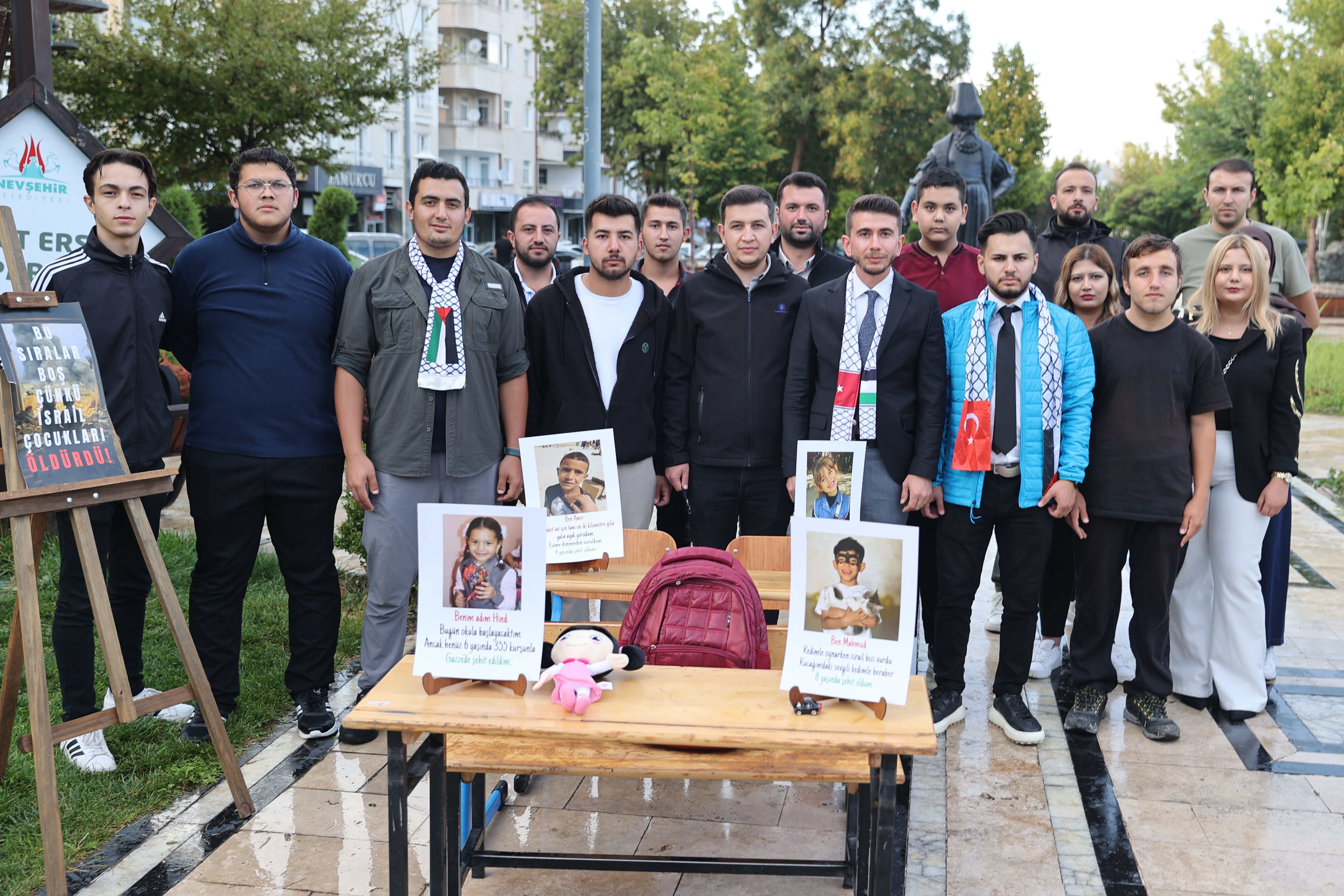 Nevşehir'de AK Parti'li gençler okulların açıldığı gün Gazze'de öldürülen çocukları unutmadı