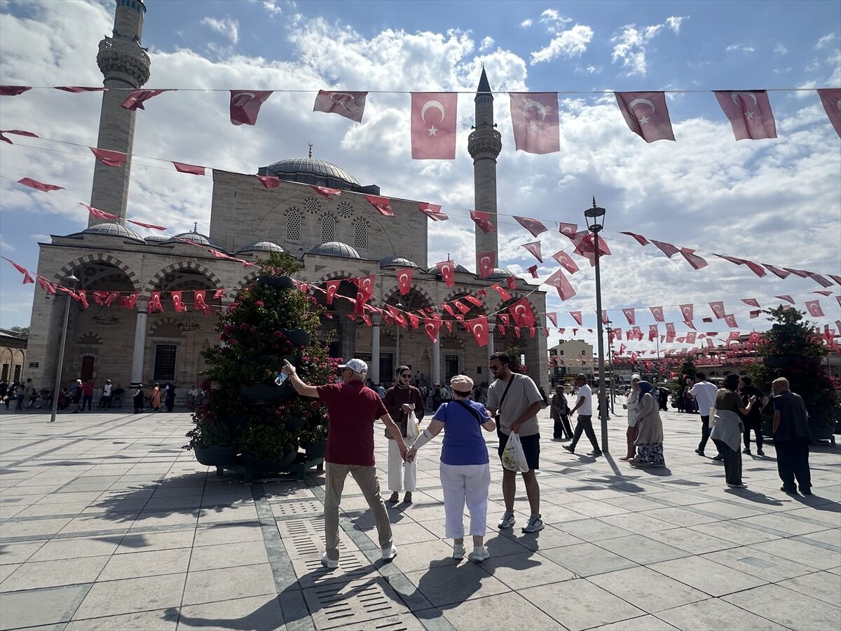 Mevlana Müzesi'nde milli maç yoğunluğu