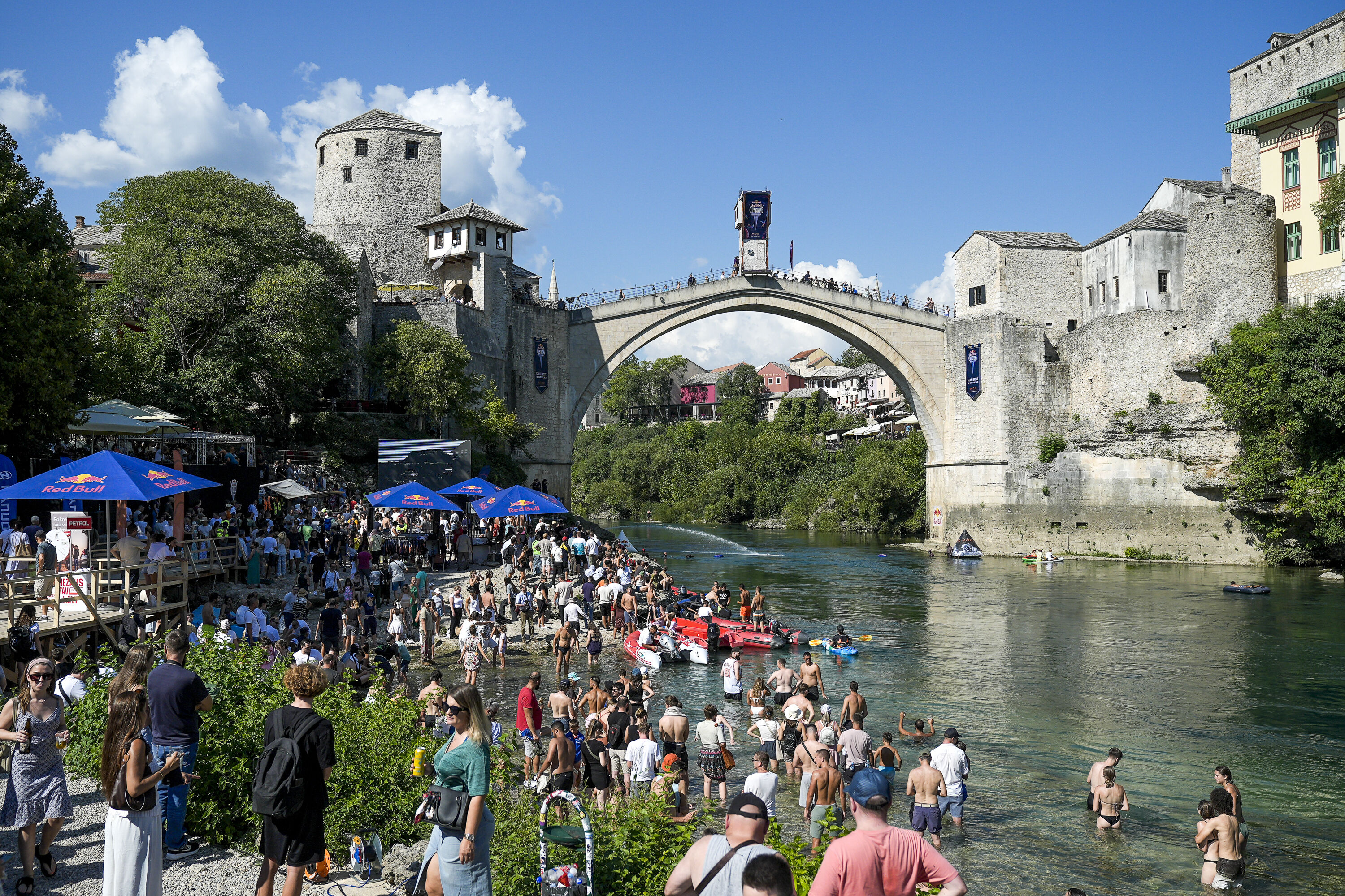 Mostar Köprüsü'nde Red Bull Cliff Diving heyecanı