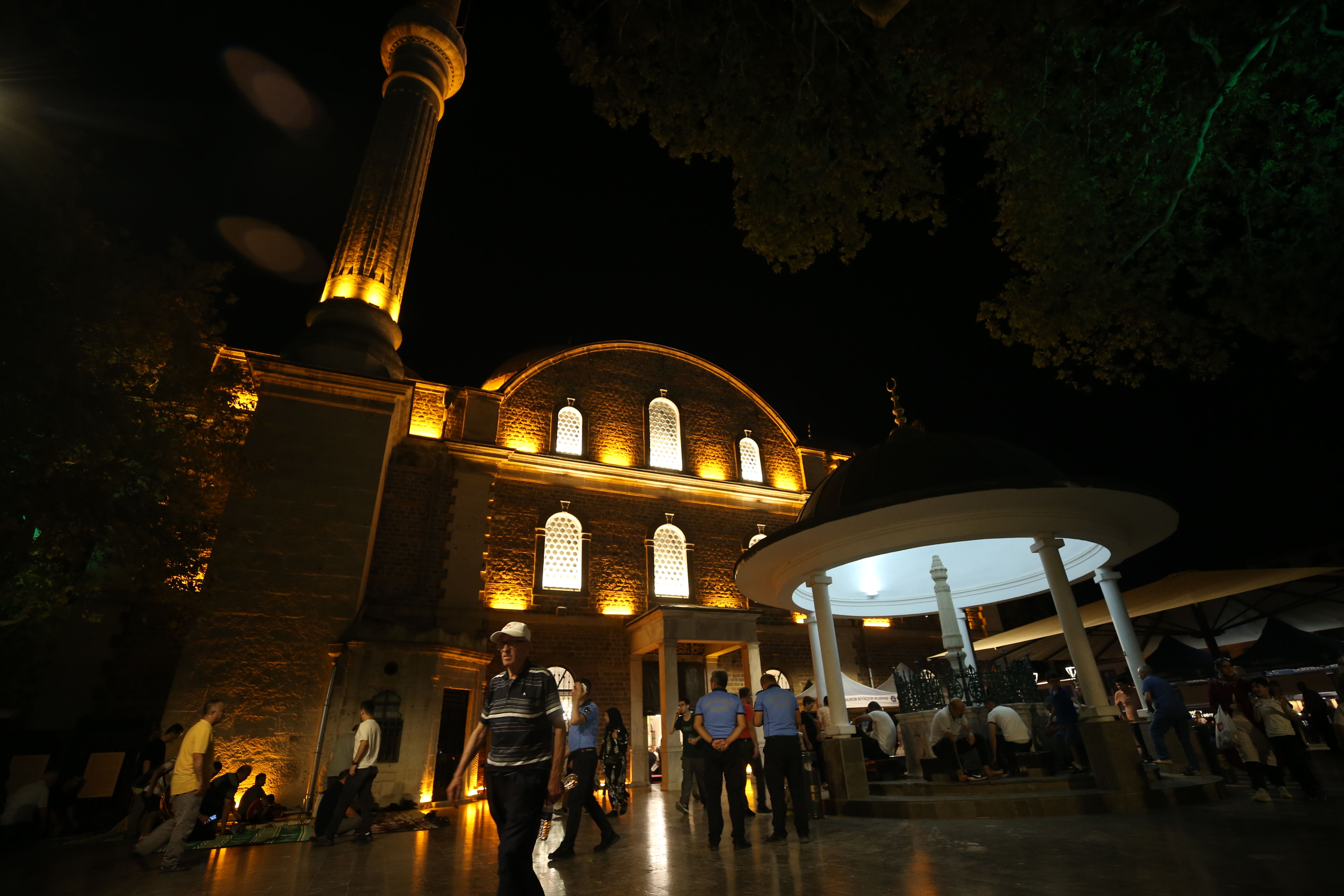 Bursa ve çevre illerde Mevlit Kandili idrak edildi